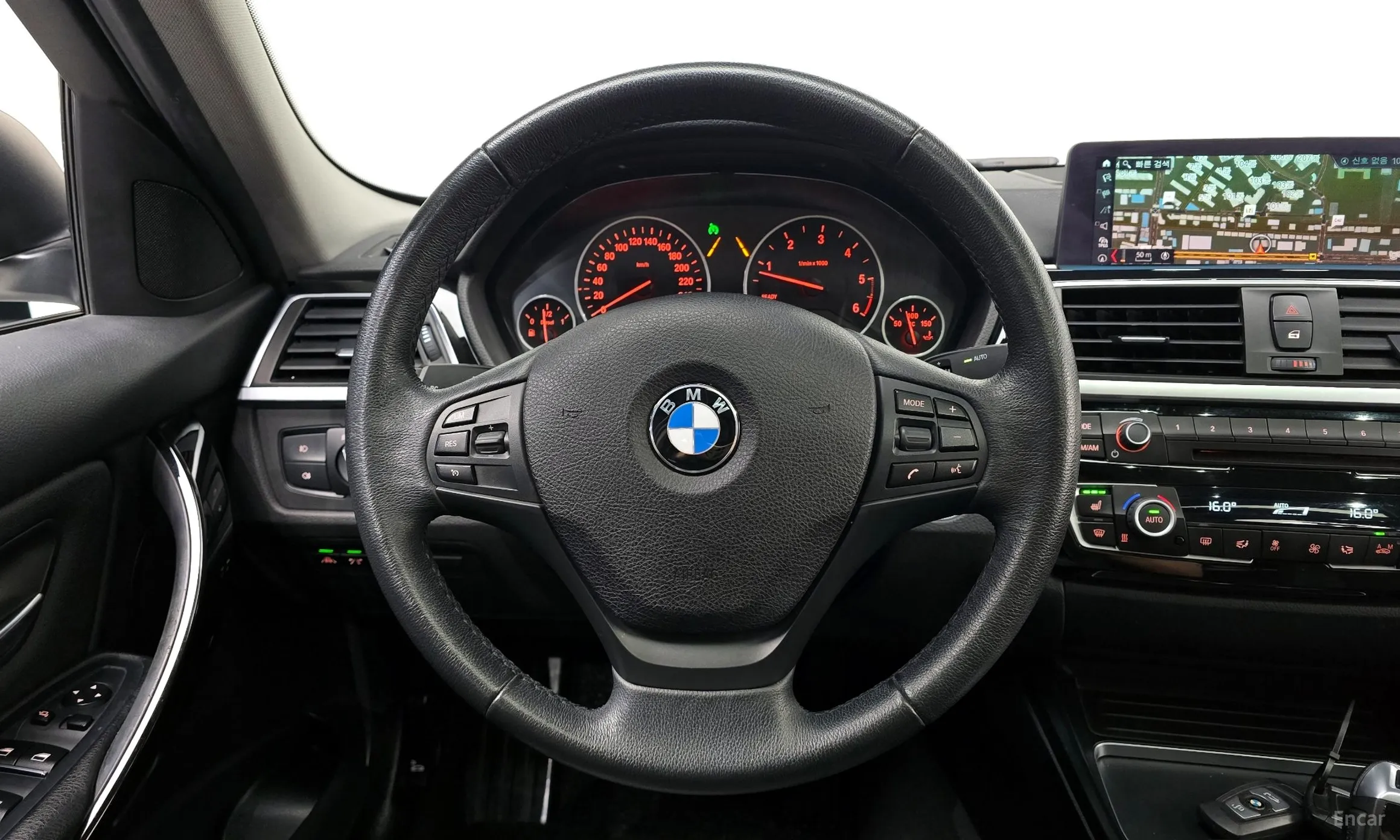 BMW 3 Series (F30) превью 13