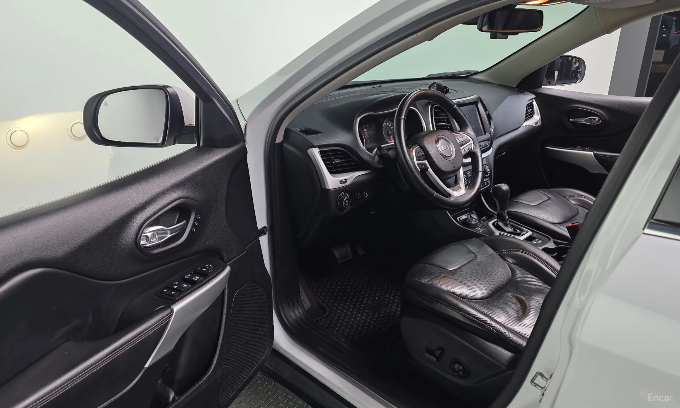 Jeep Cherokee (KL) превью 11