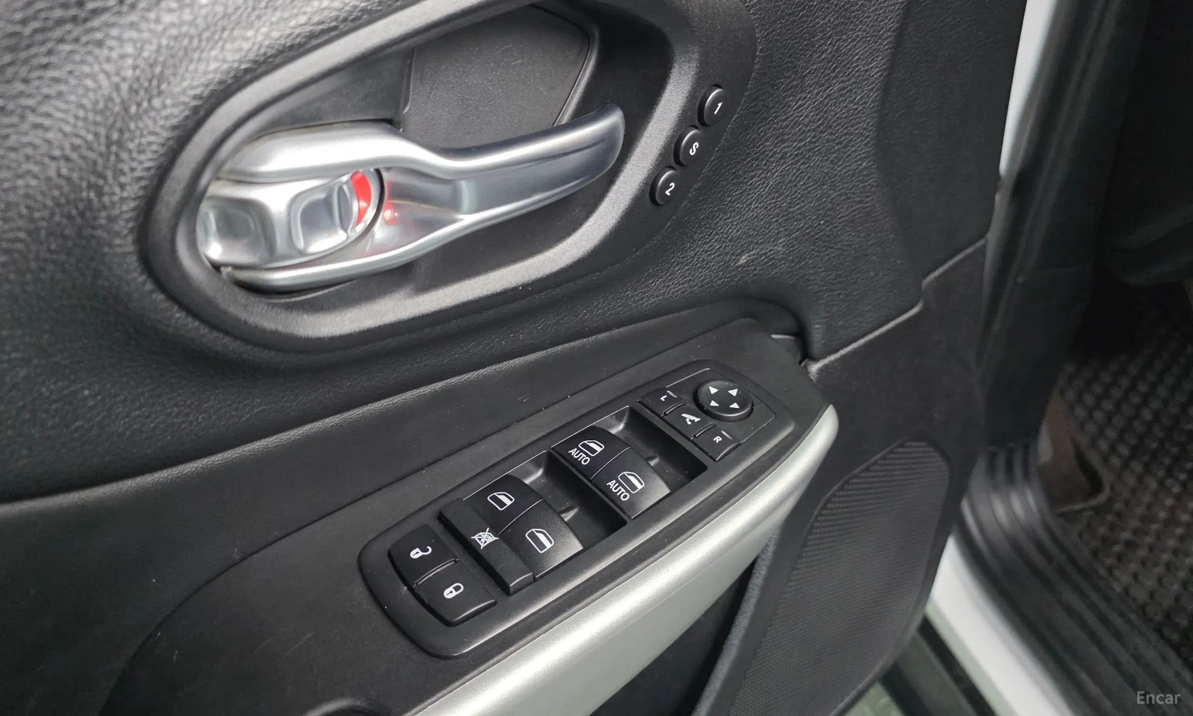 Jeep Cherokee (KL) превью 19