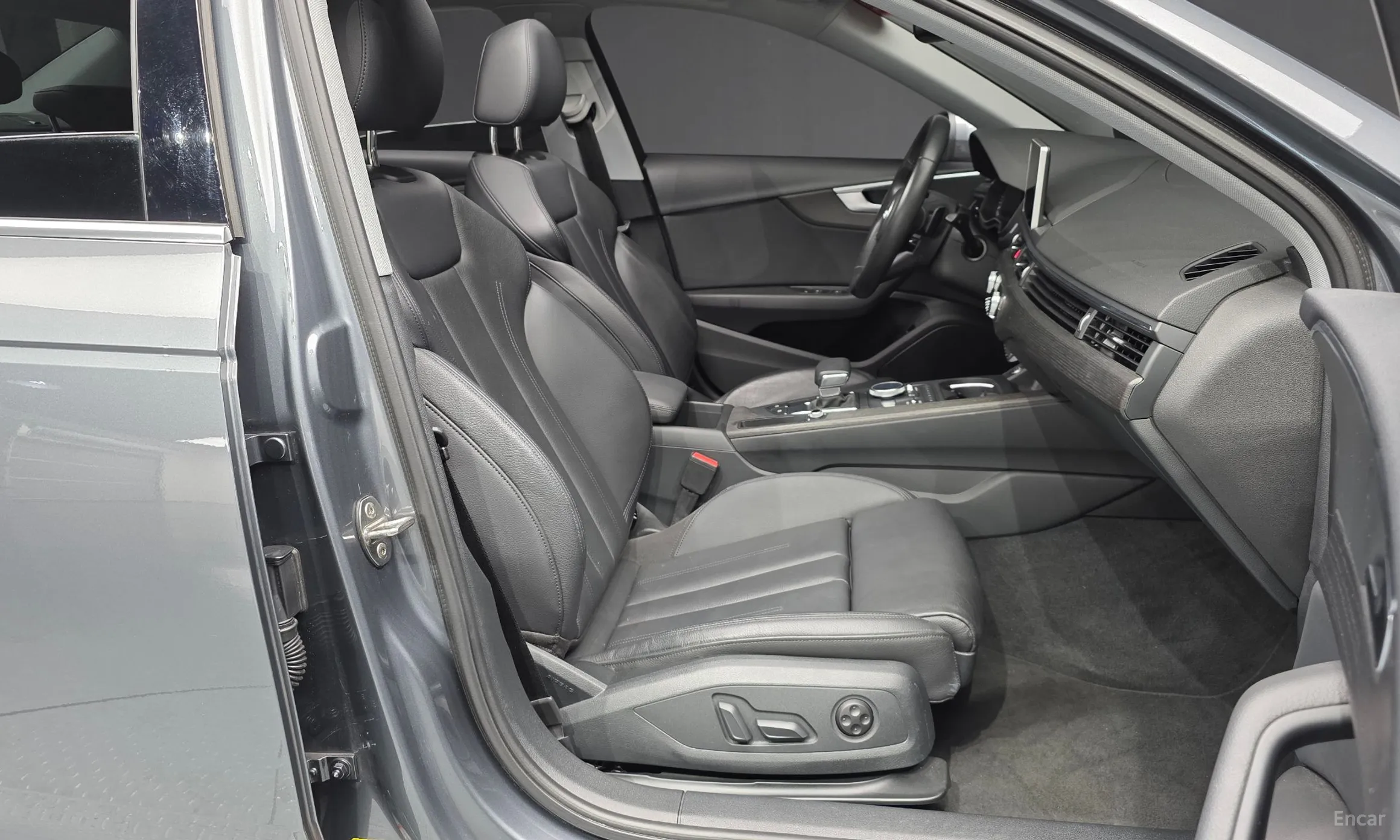 Audi A4 (B9) превью 11