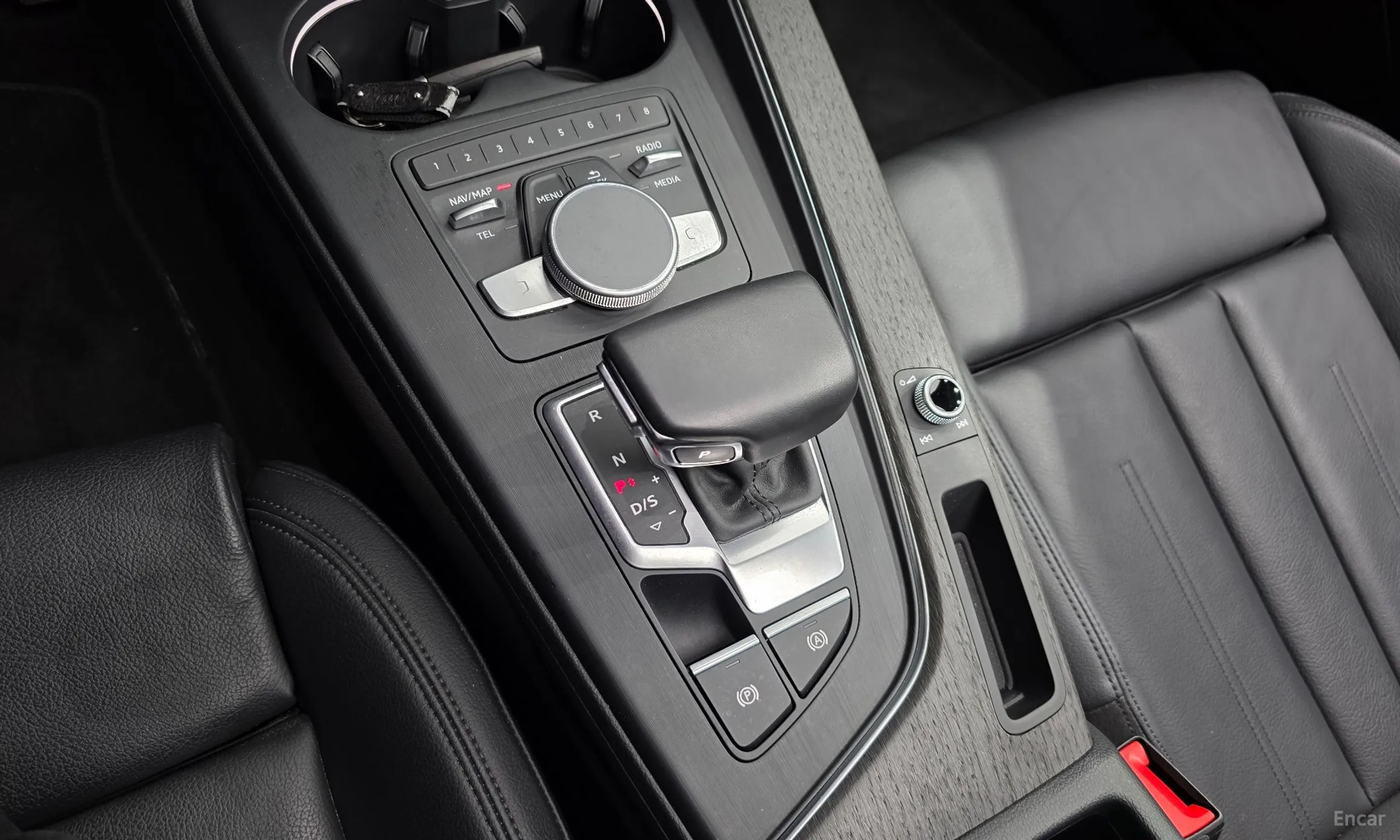 Audi A4 (B9) превью 9
