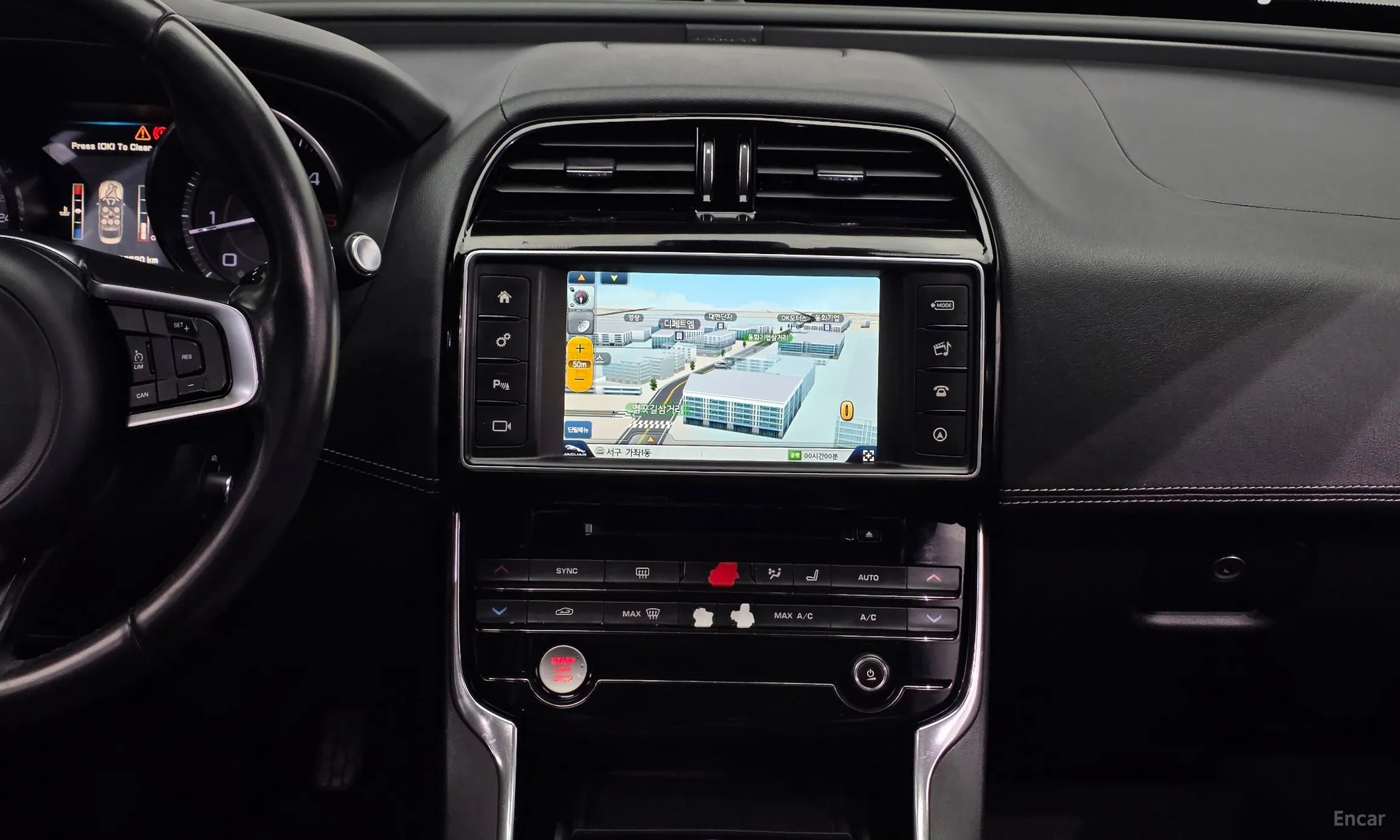 Jaguar XE превью 14