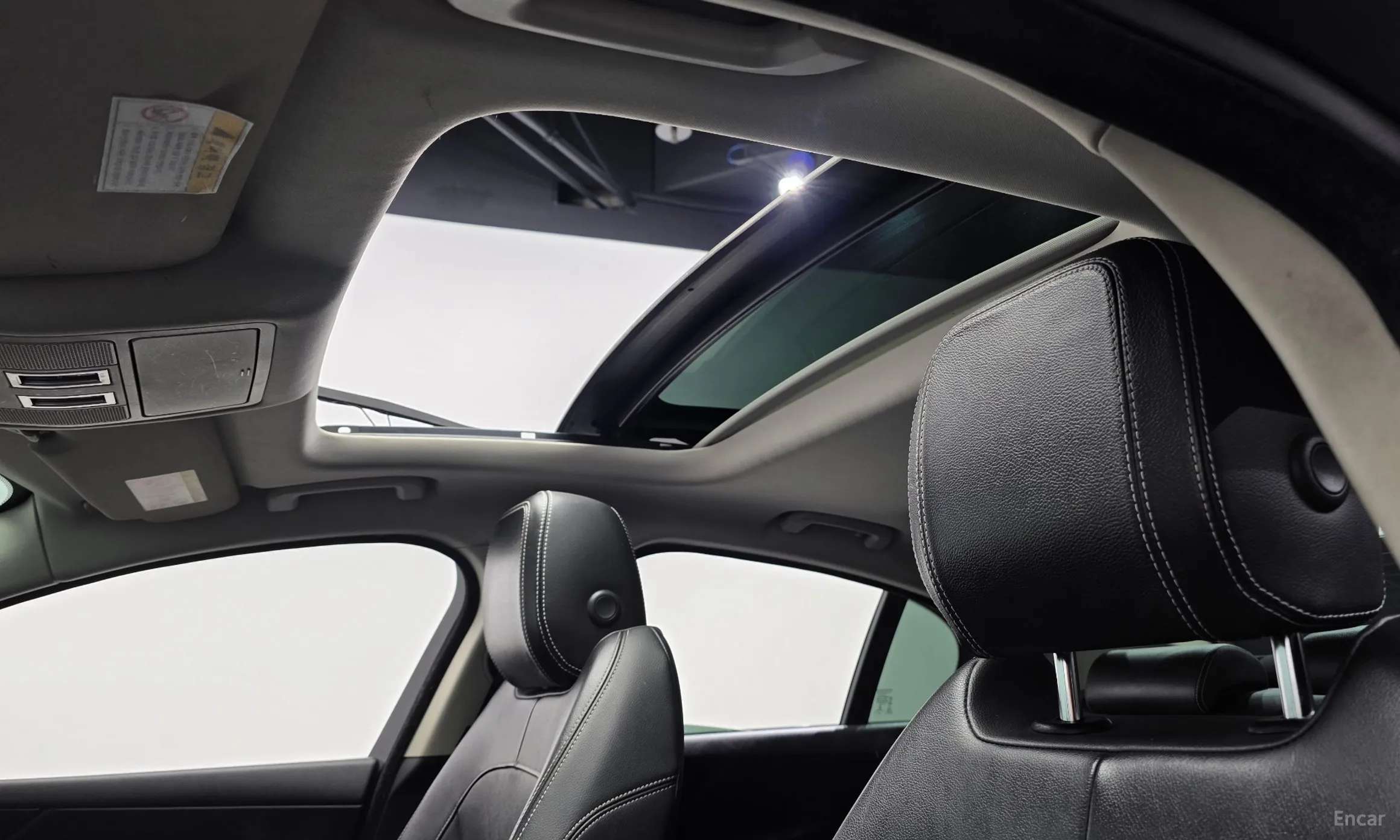 Jaguar XE превью 17