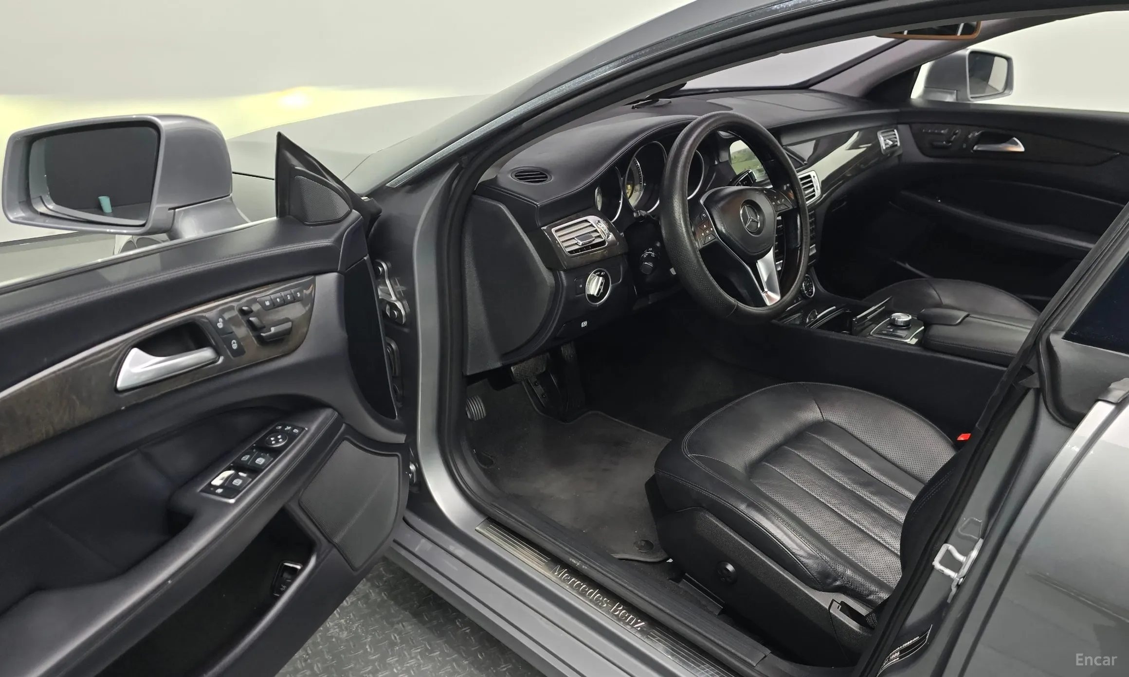 Mercedes Benz CLS-Class W218 превью 10
