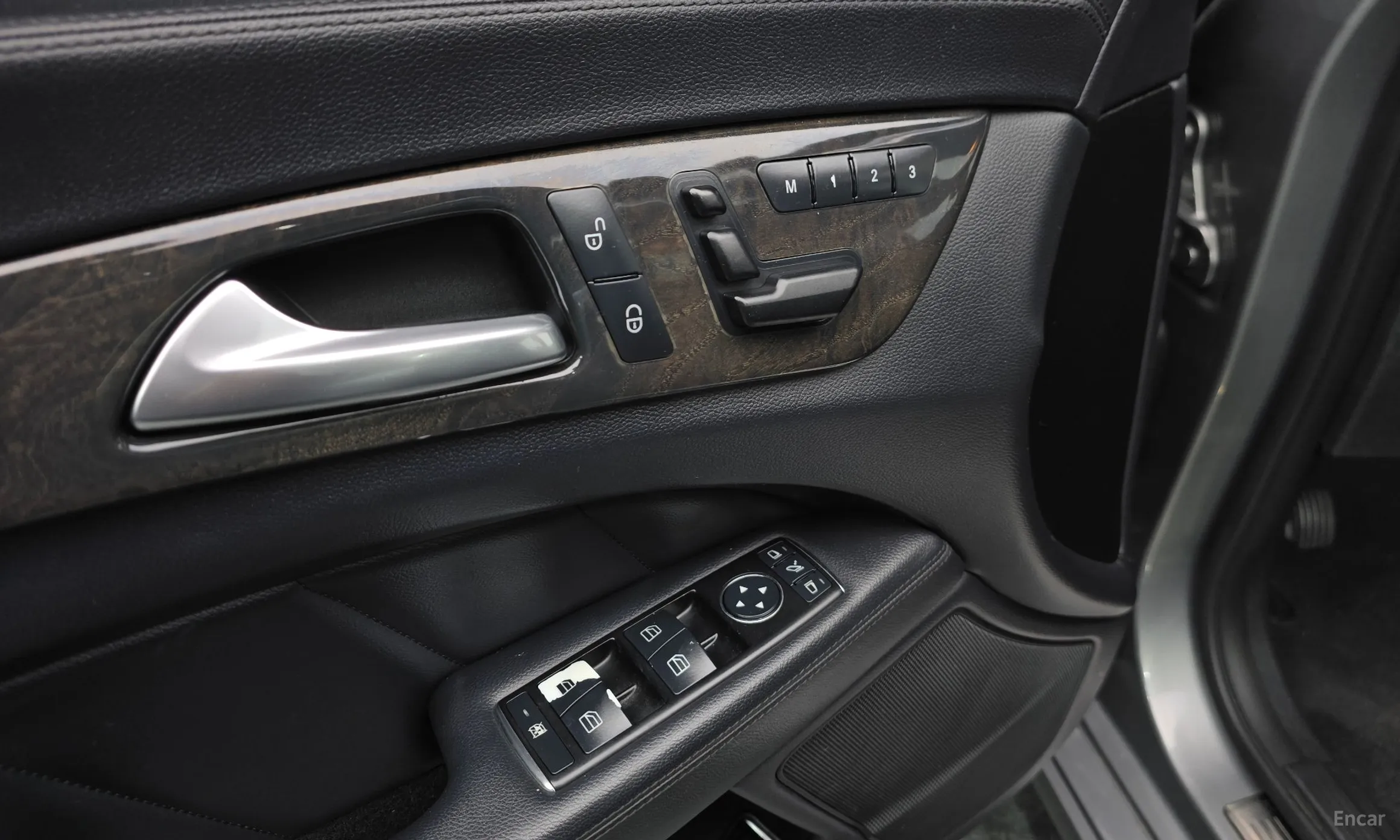 Mercedes Benz CLS-Class W218 превью 15