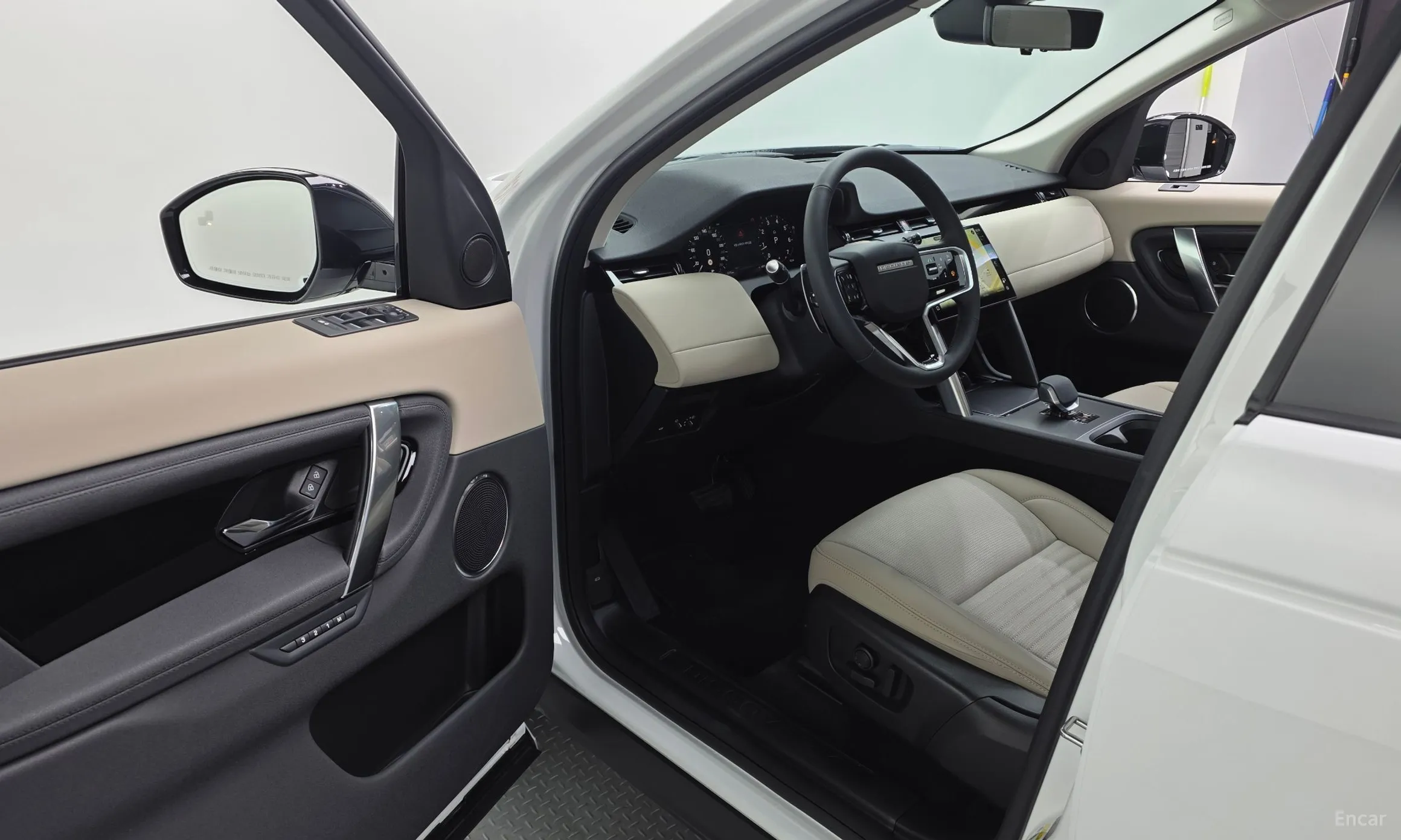 Land Rover Discovery Sports превью 11