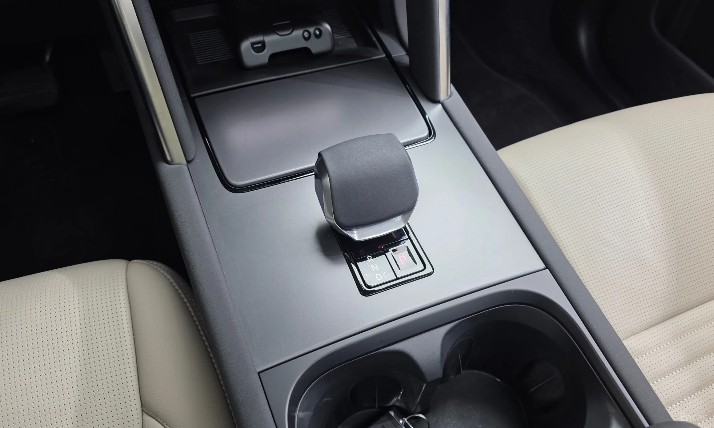 Land Rover Discovery Sports превью 18