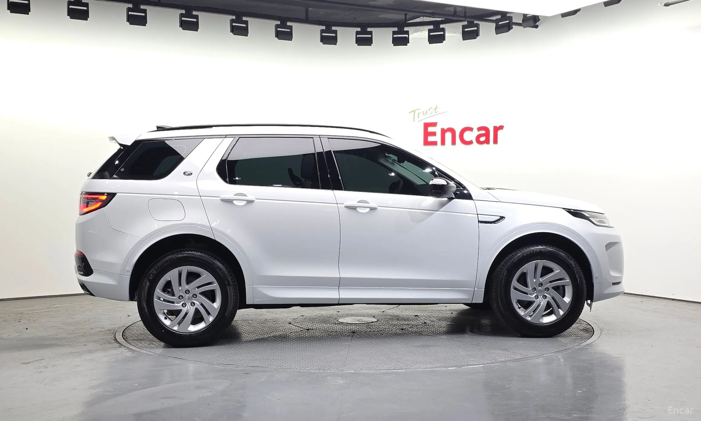 Land Rover Discovery Sports превью 6