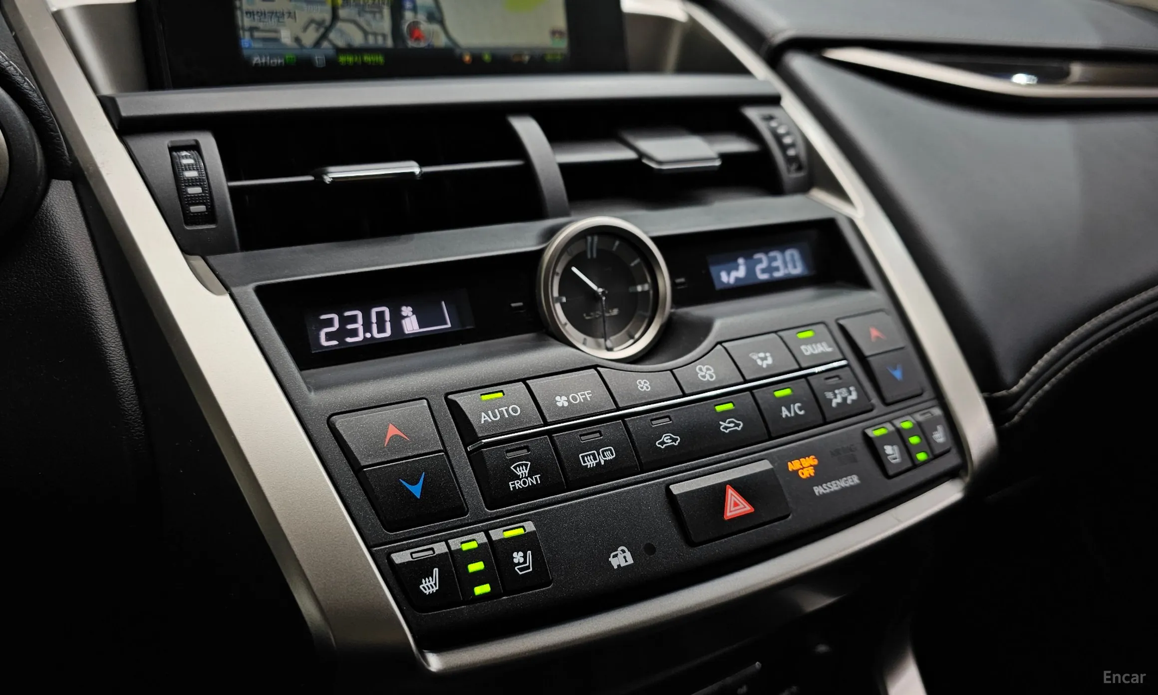 Lexus NX300h превью 17