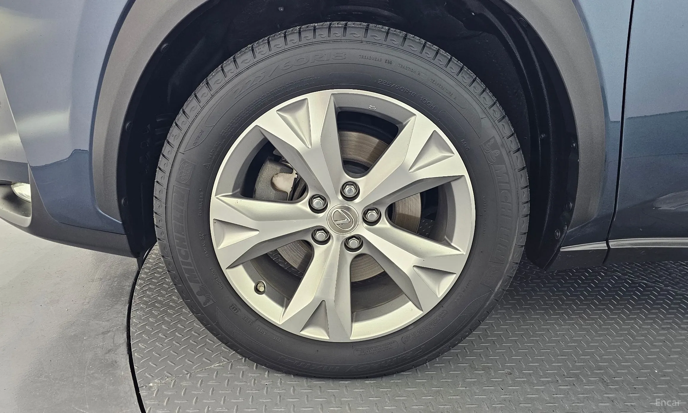 Lexus NX300h превью 5