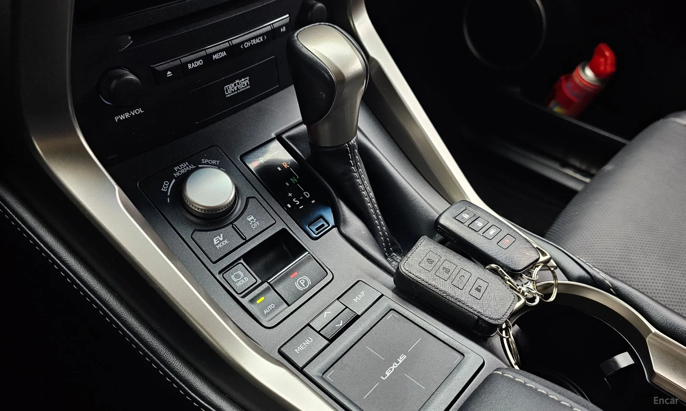 Lexus NX300h превью 9