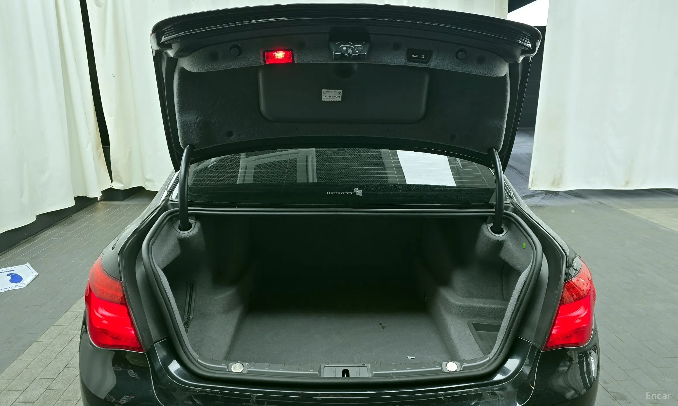 BMW 7 Series (F01) превью 20