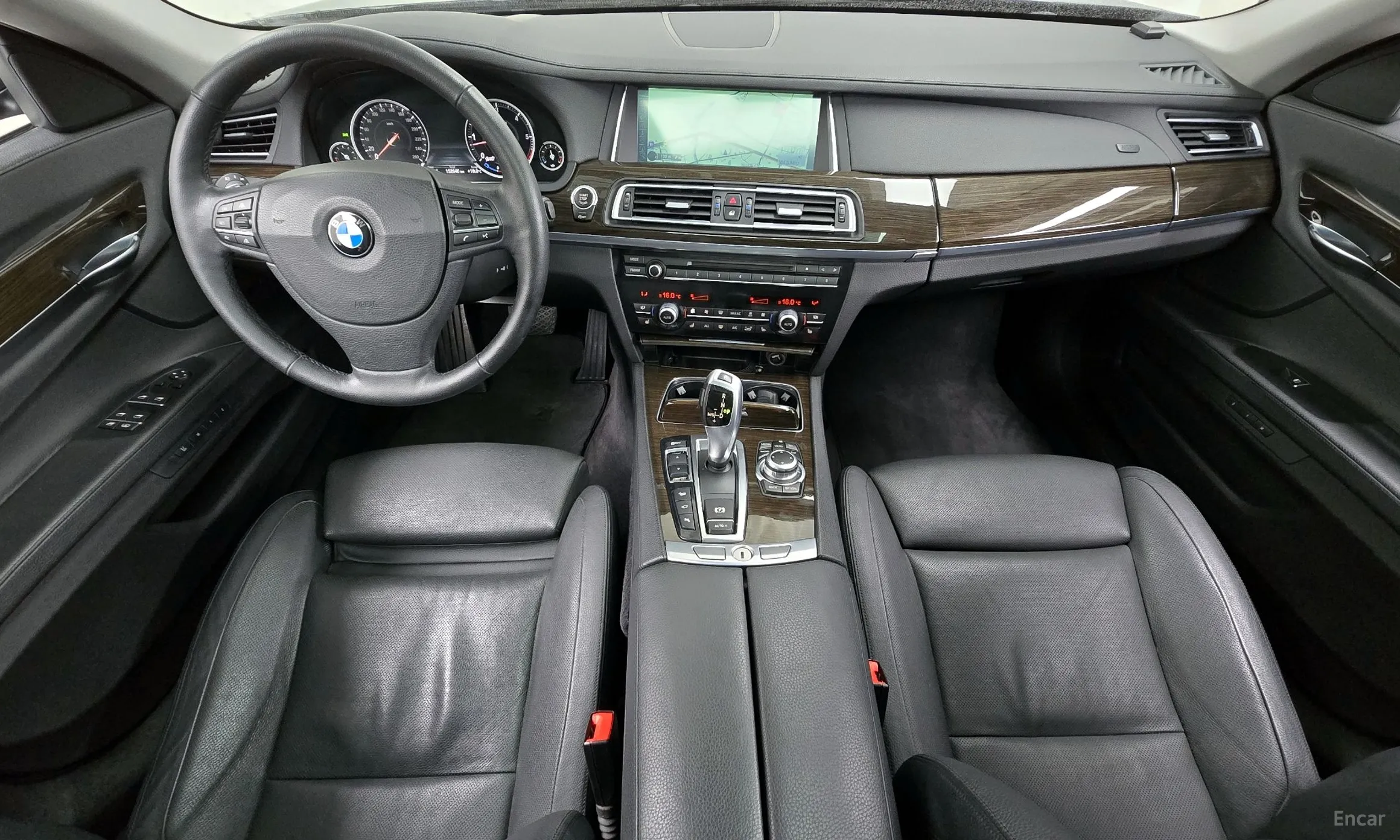 BMW 7 Series (F01) превью 7