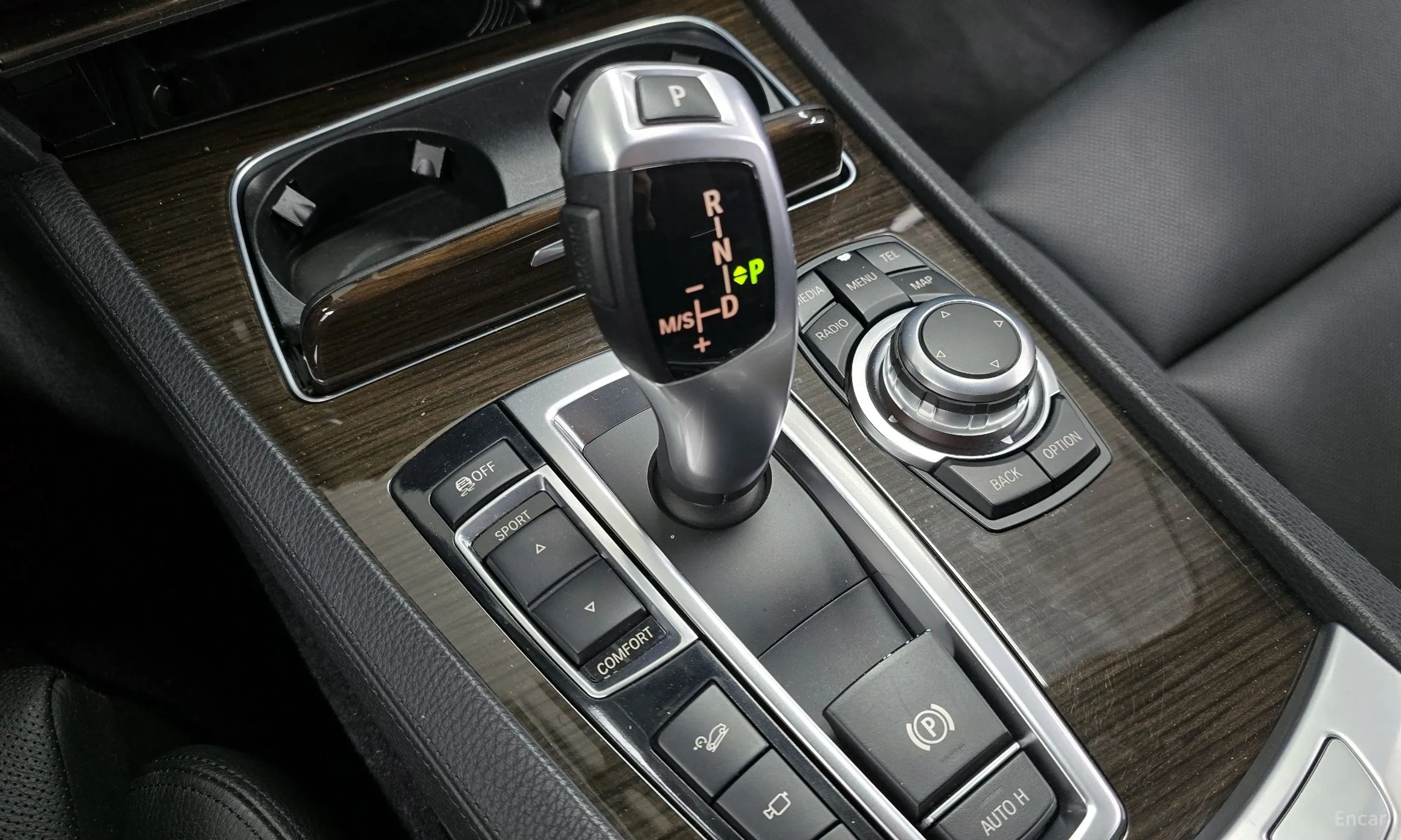 BMW 7 Series (F01) превью 9