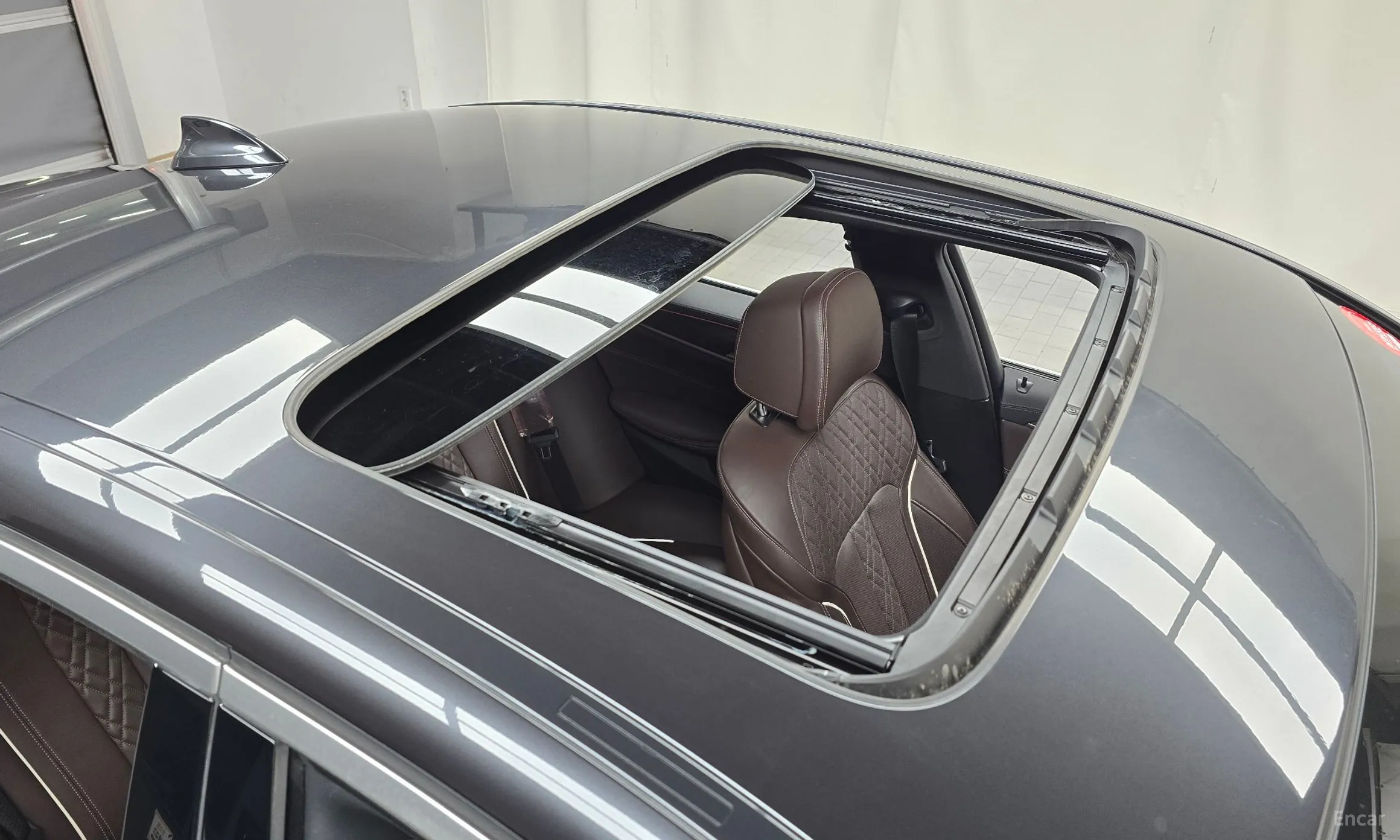 BMW 5 Series (G30) превью 17