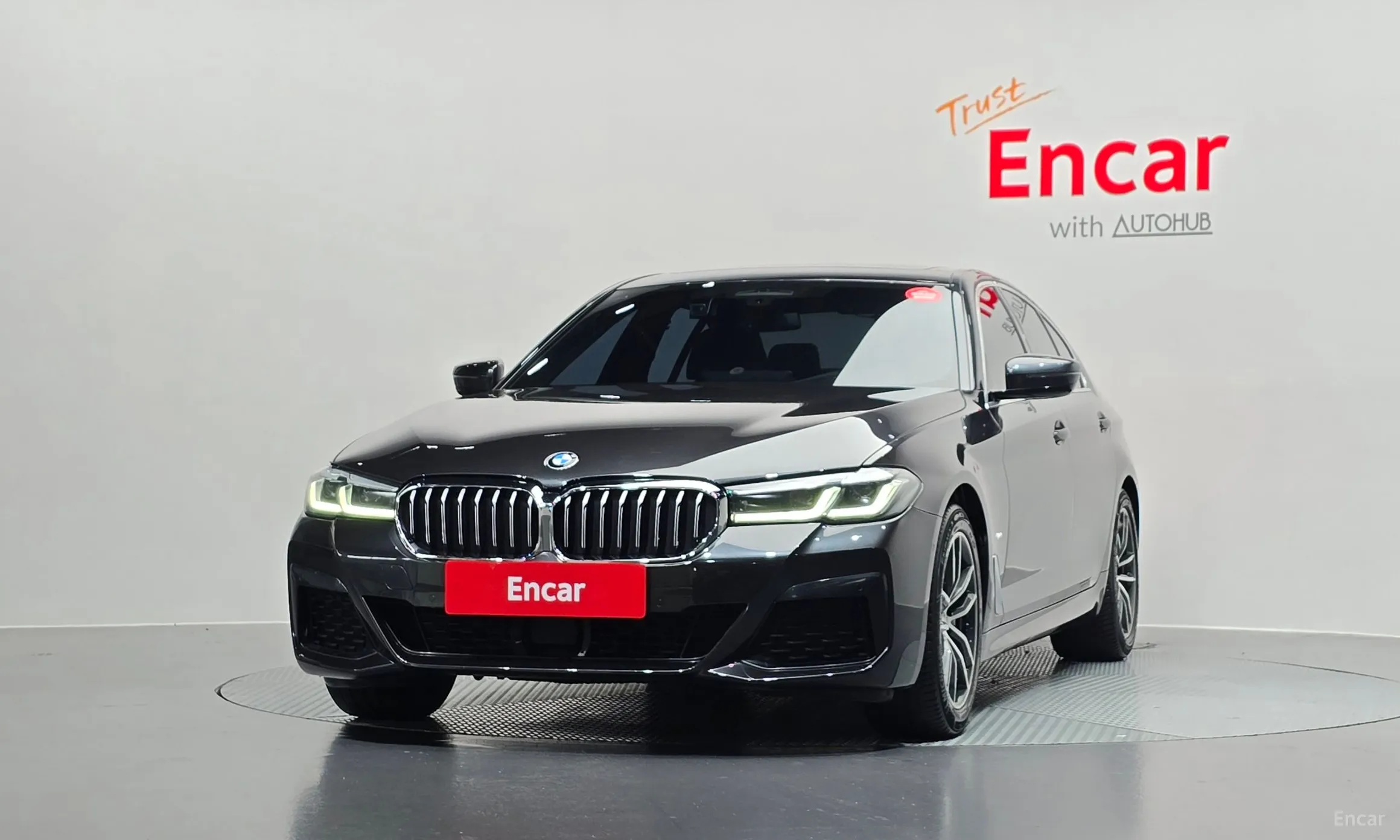 BMW 5 Series (G30) превью 3