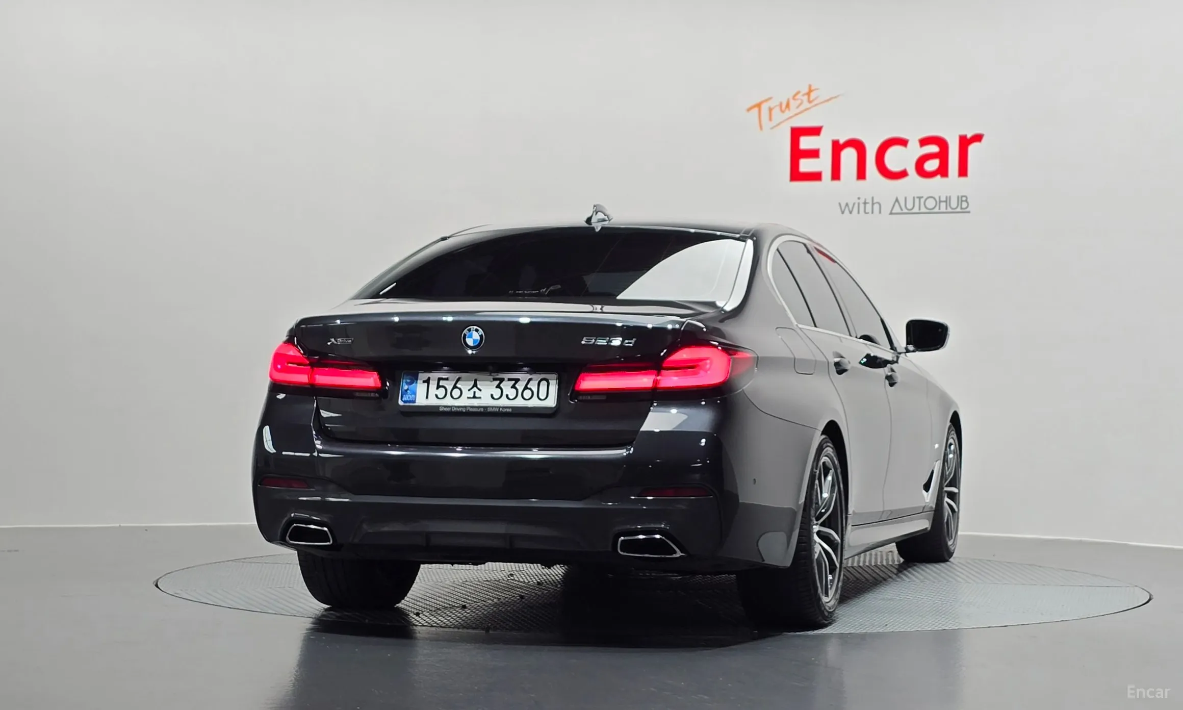 BMW 5 Series (G30) превью 4
