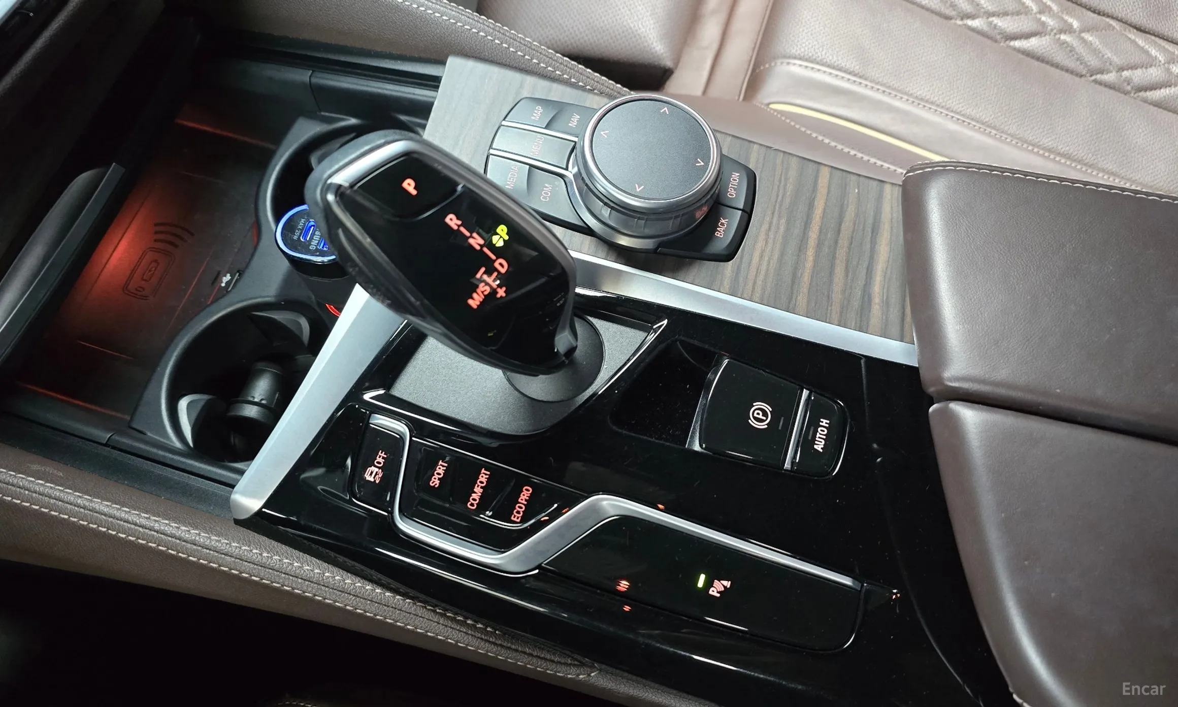 BMW 5 Series (G30) превью 9