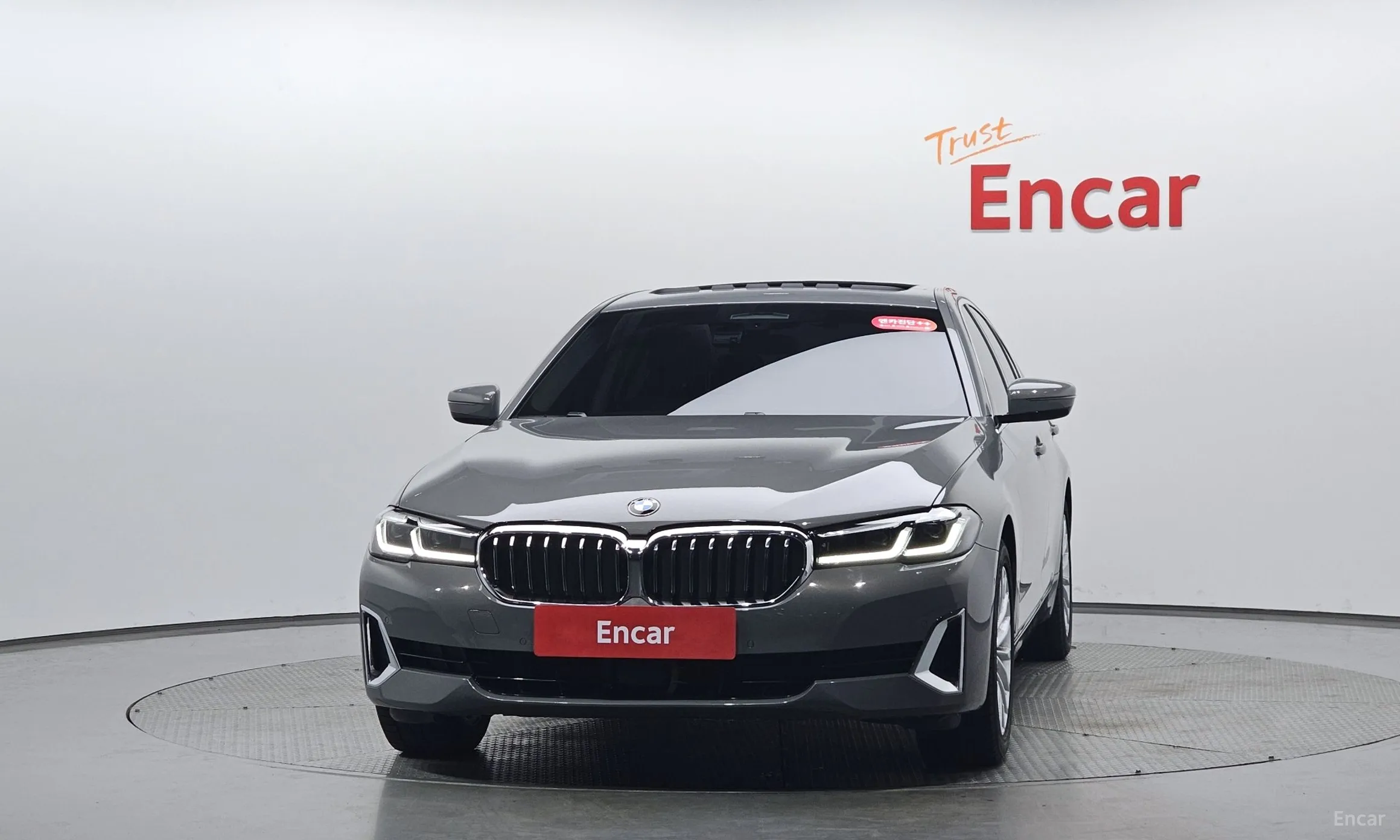 BMW 5 Series (G30) превью 3