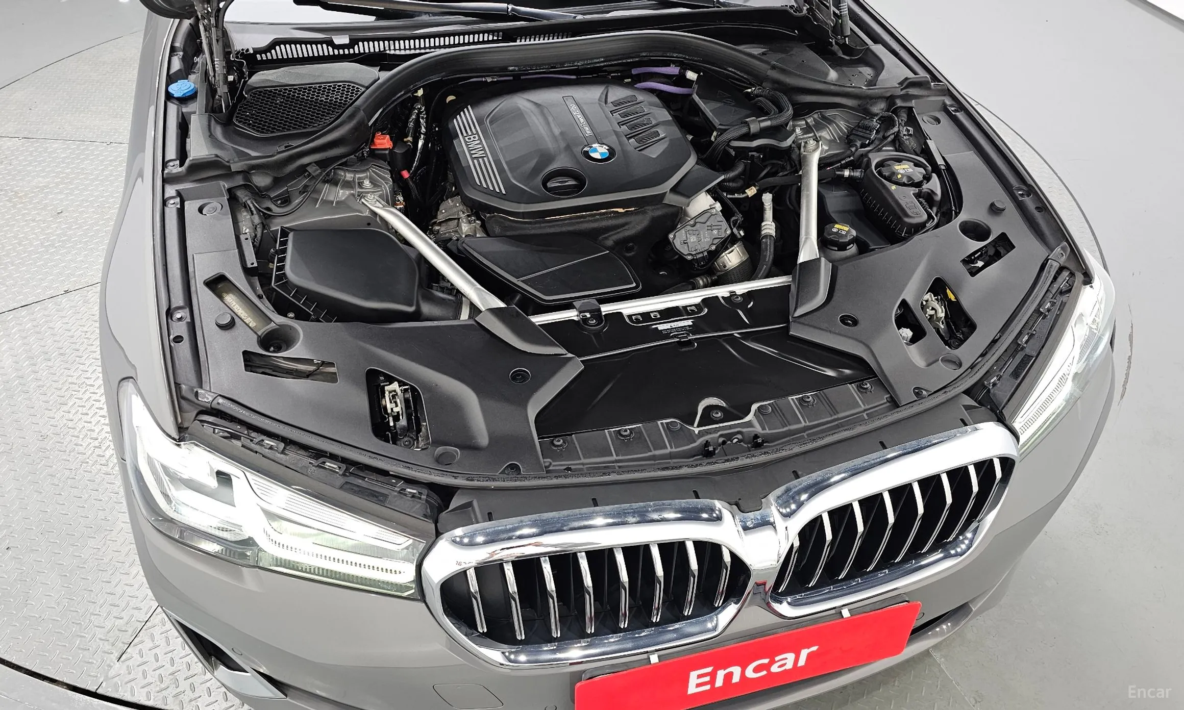 BMW 5 Series (G30) превью 6