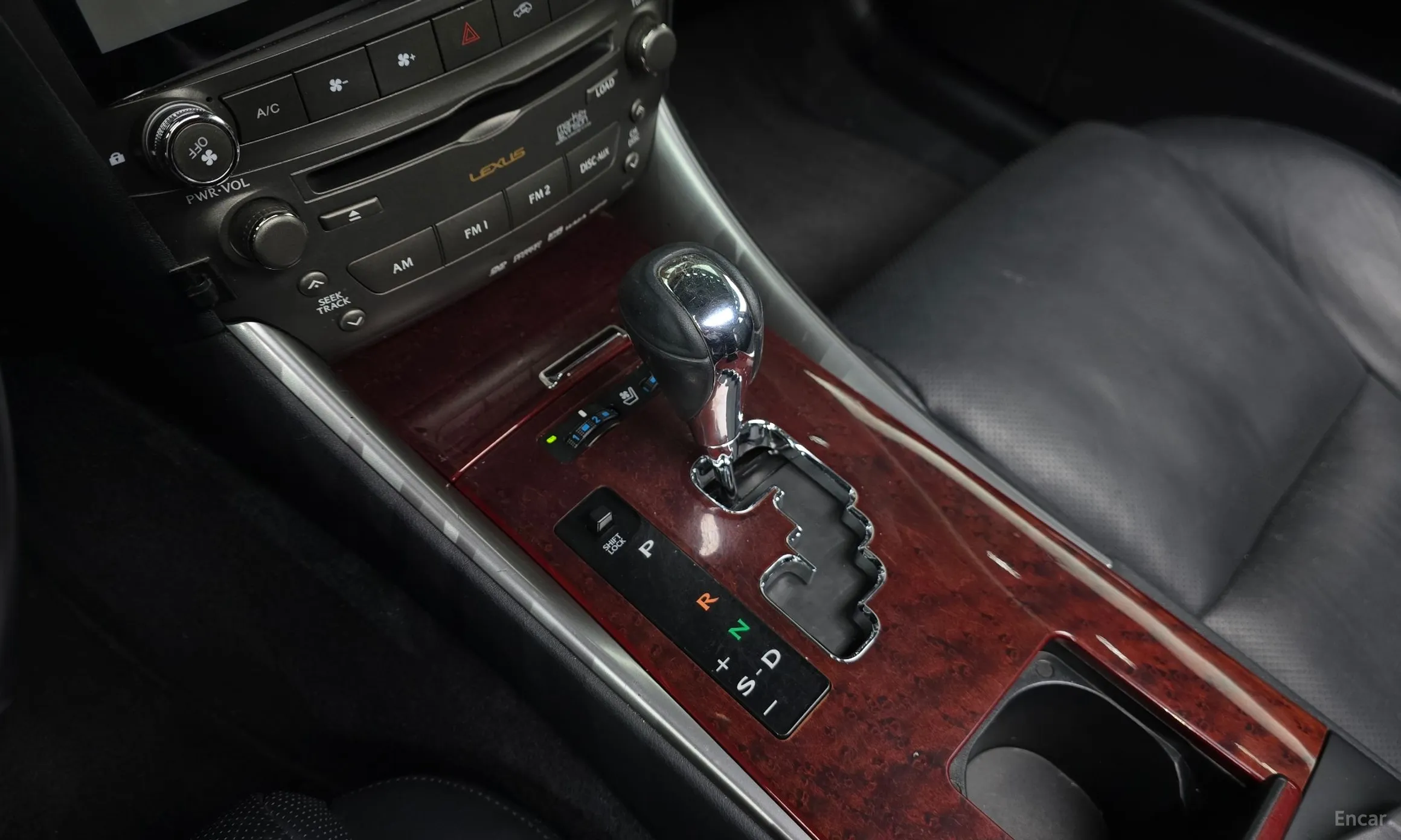Lexus IS250 превью 9