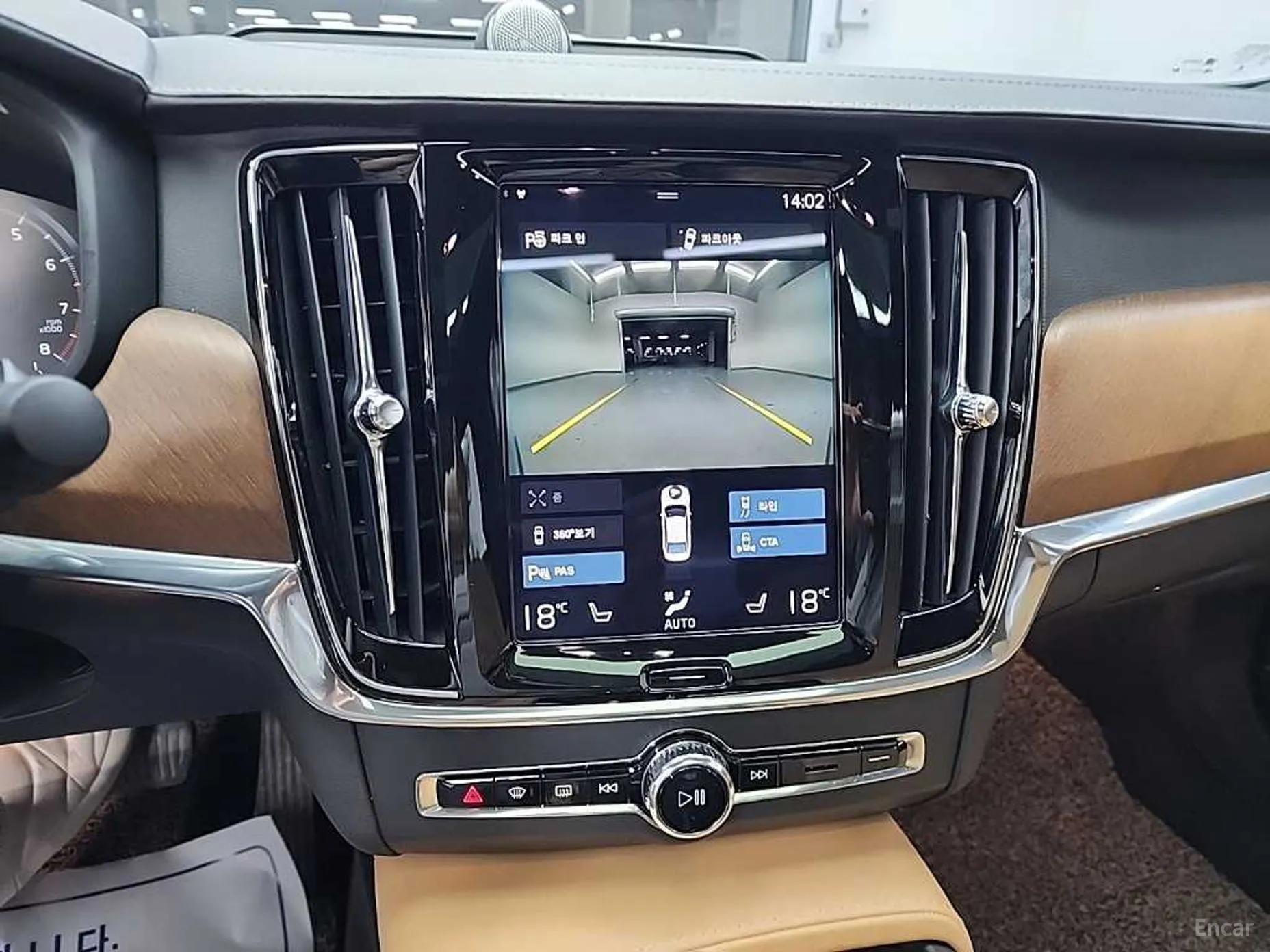 Volvo S90 превью 10