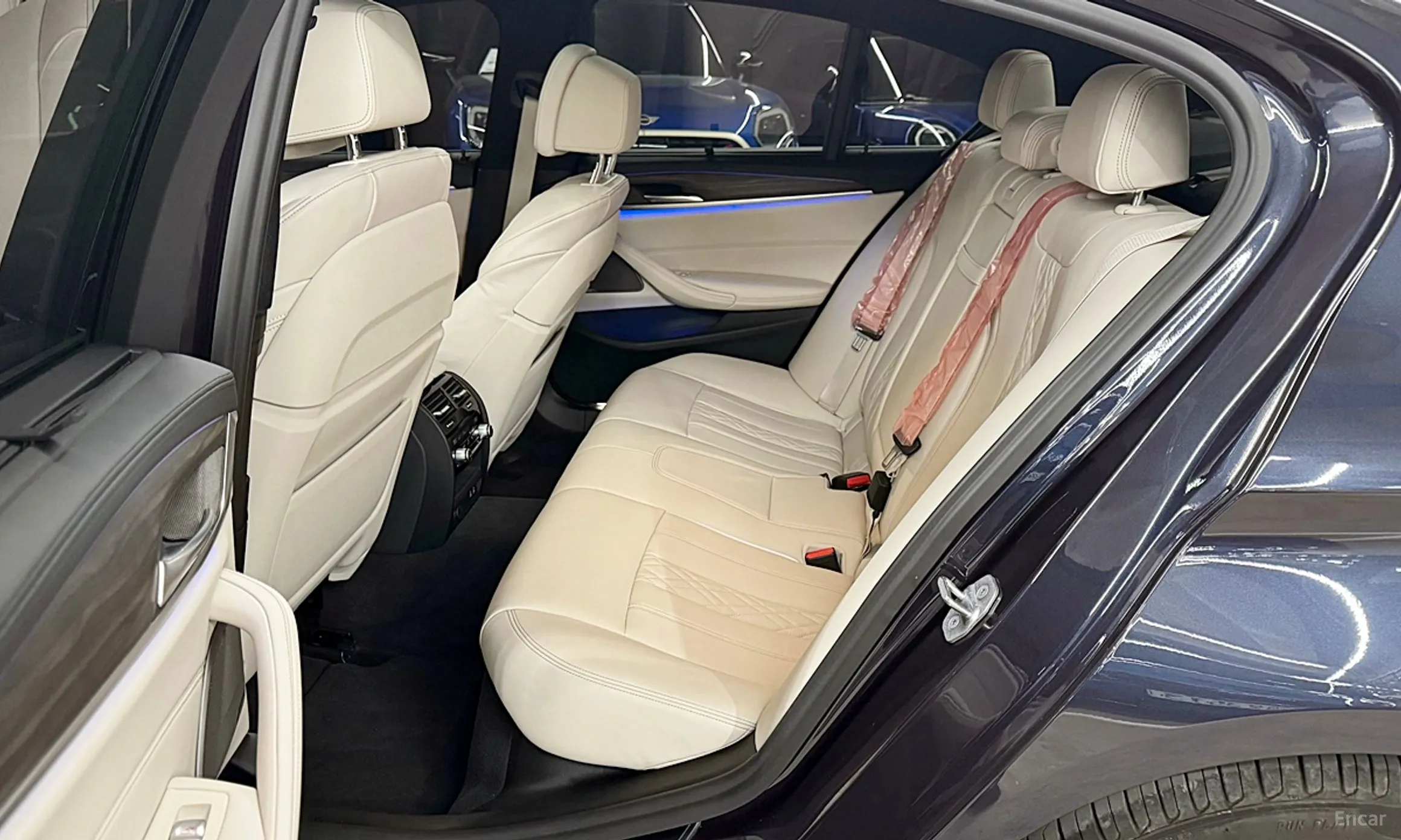 BMW 5 Series (G30) превью 11