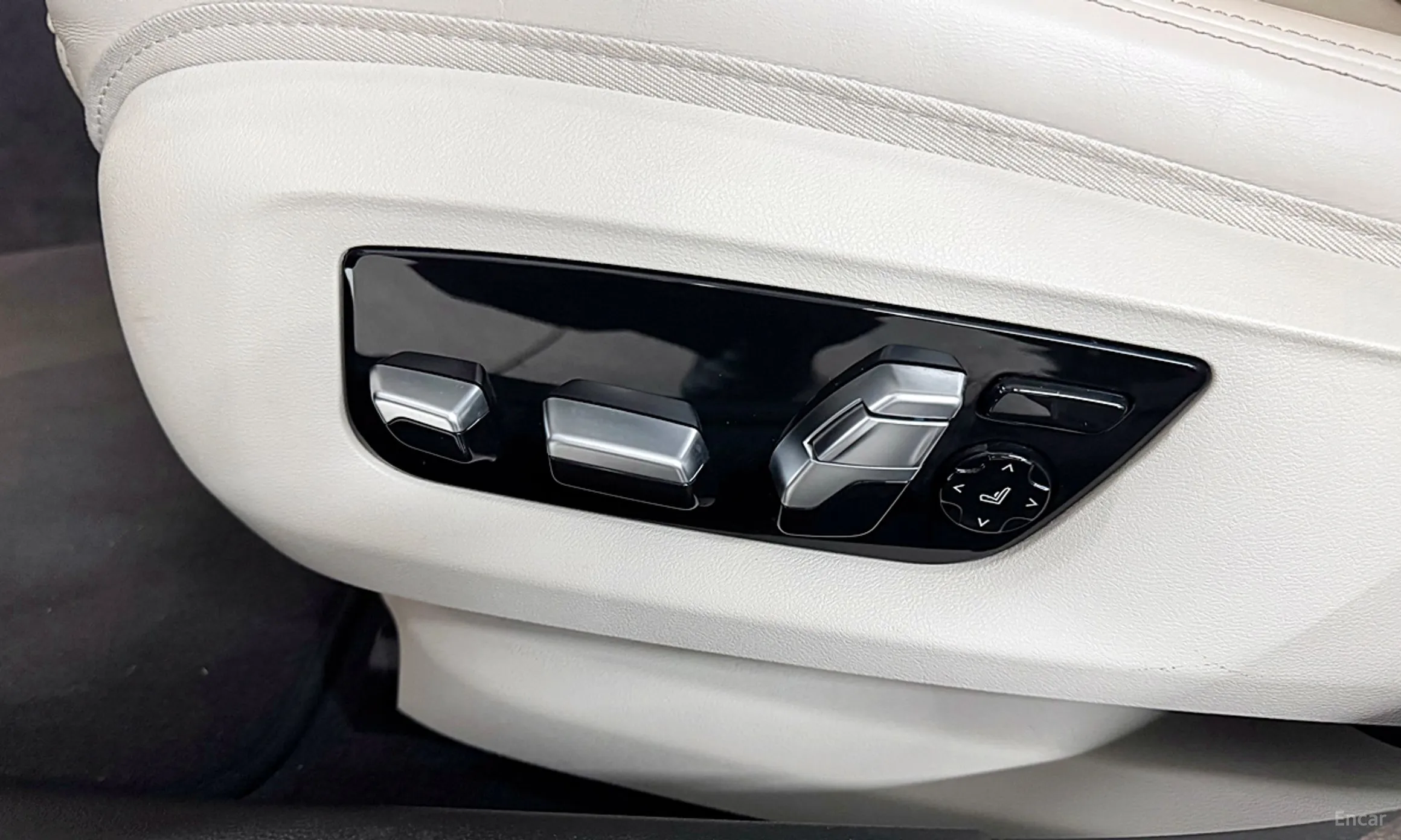 BMW 5 Series (G30) превью 13