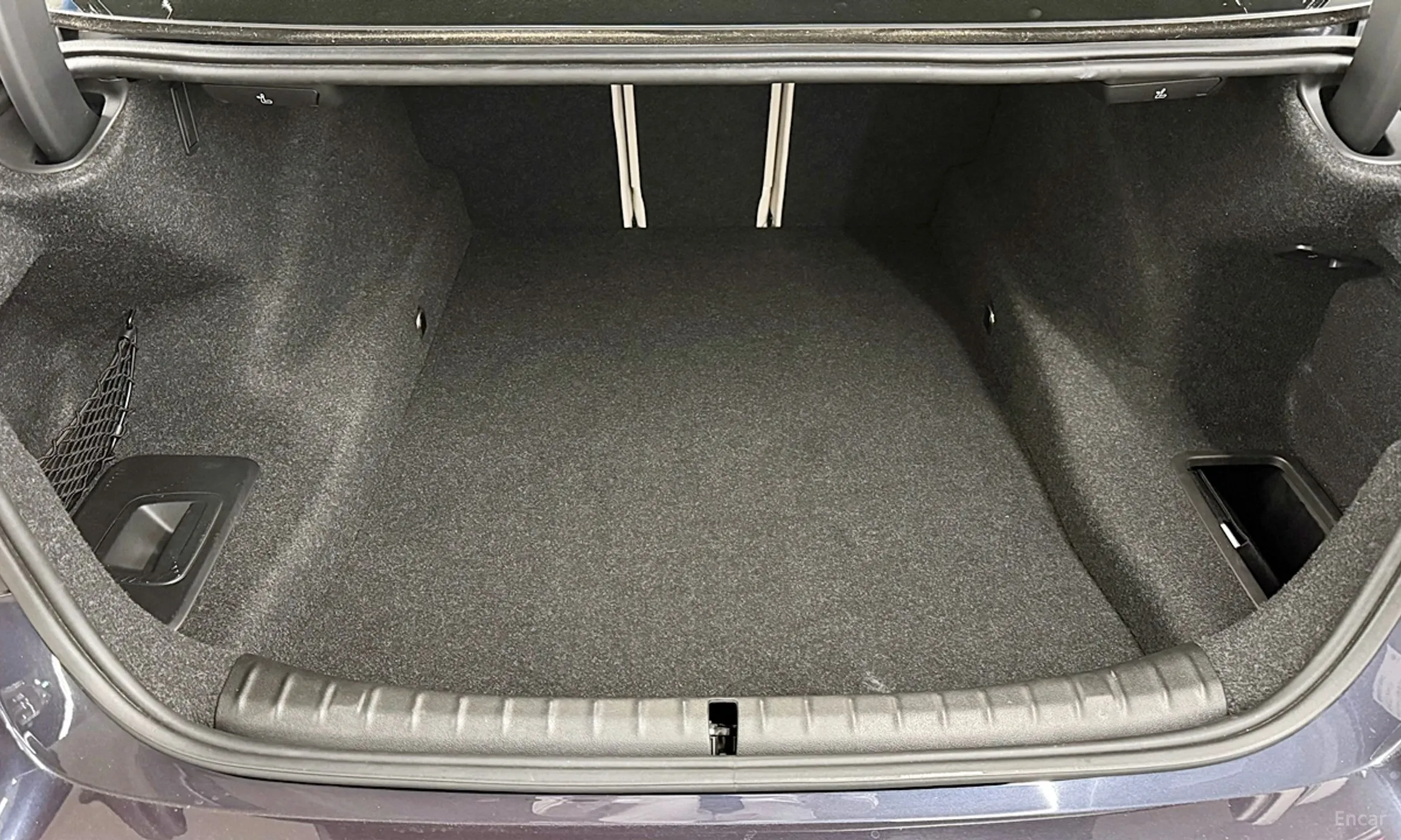 BMW 5 Series (G30) превью 19