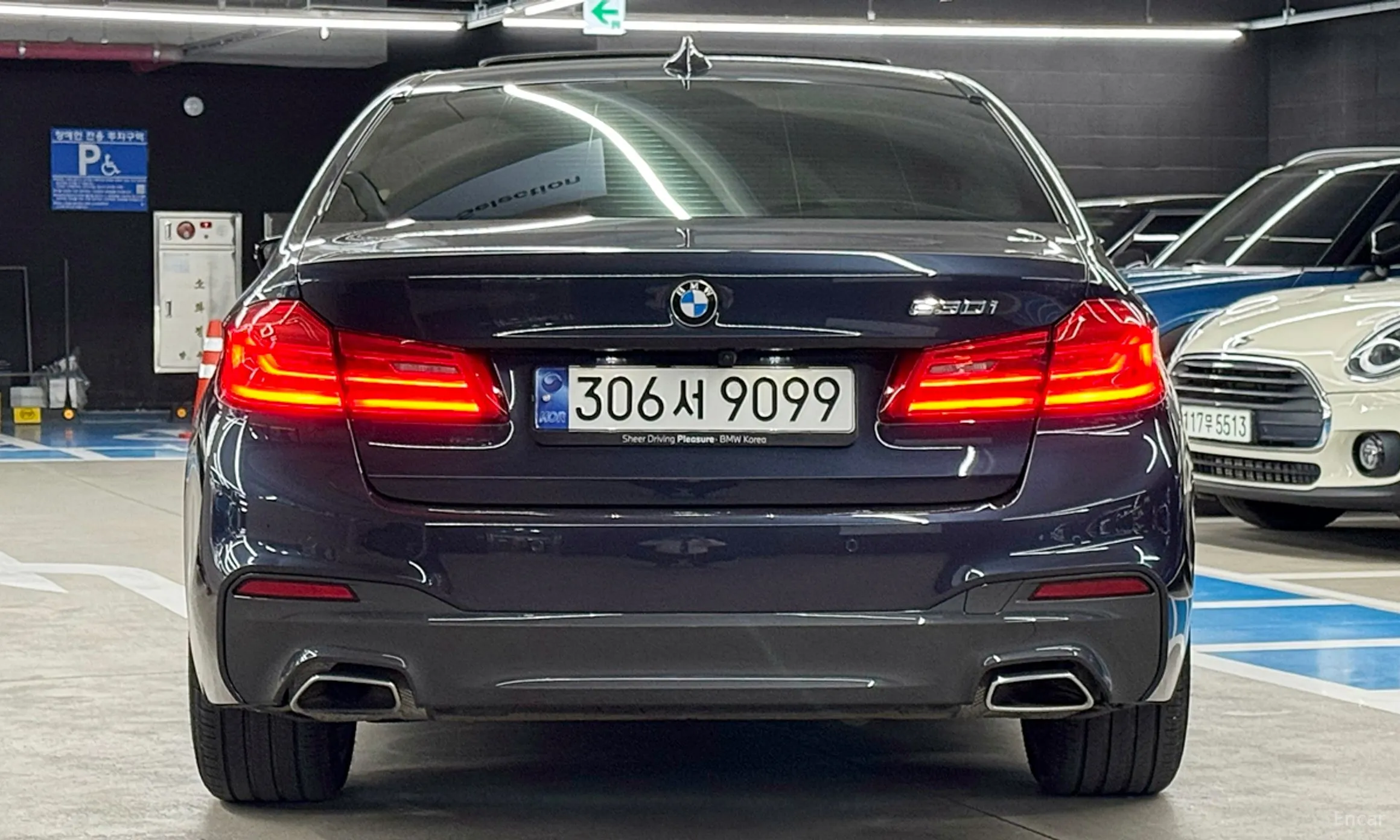 BMW 5 Series (G30) превью 4