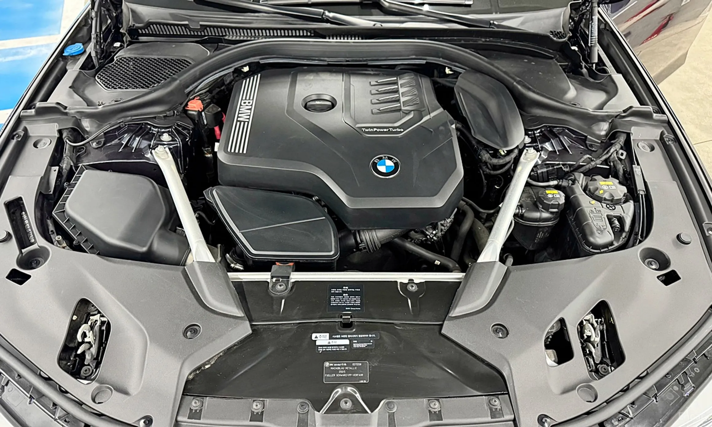 BMW 5 Series (G30) превью 6