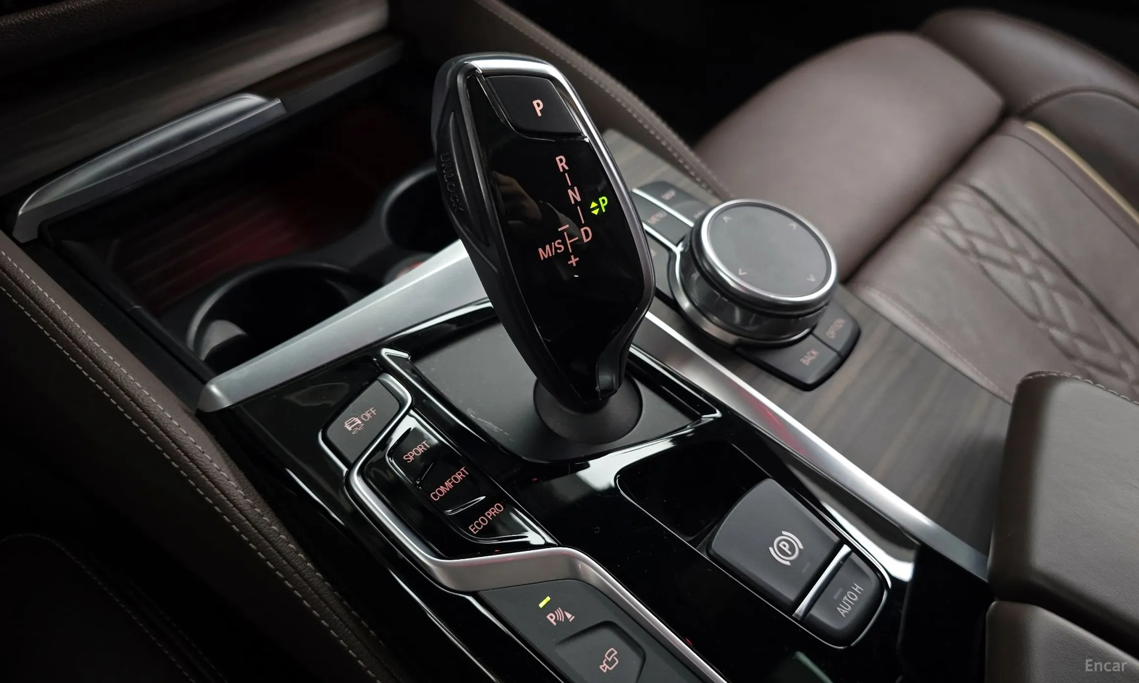 BMW 5 Series (G30) превью 9