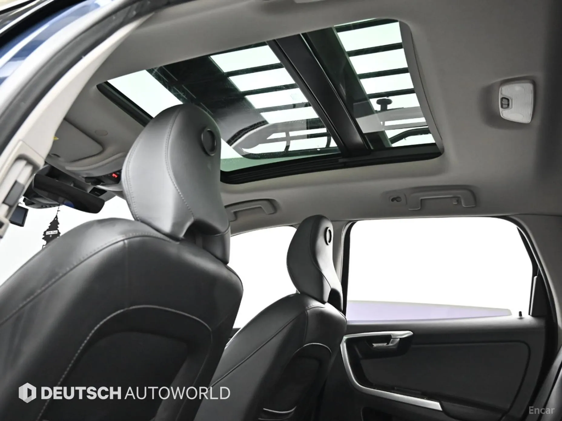 Volvo XC60 превью 19