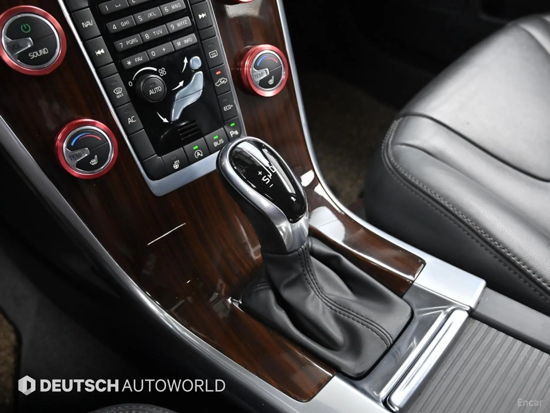 Volvo XC60 превью 9