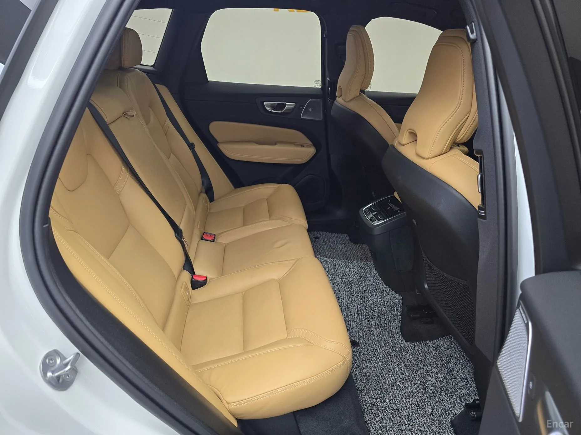 Volvo XC60 Gen 2 превью 8