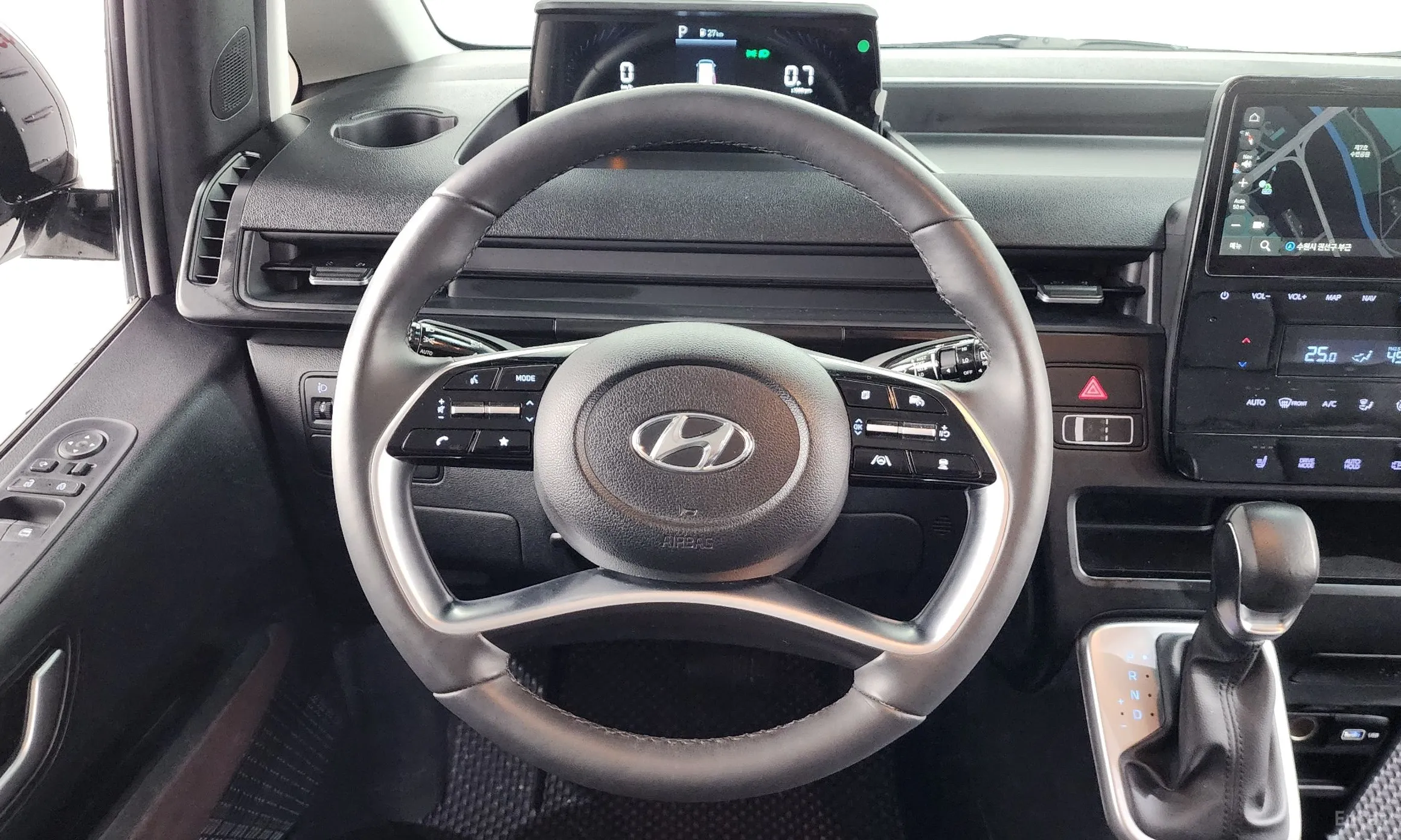 Hyundai Staria превью 12
