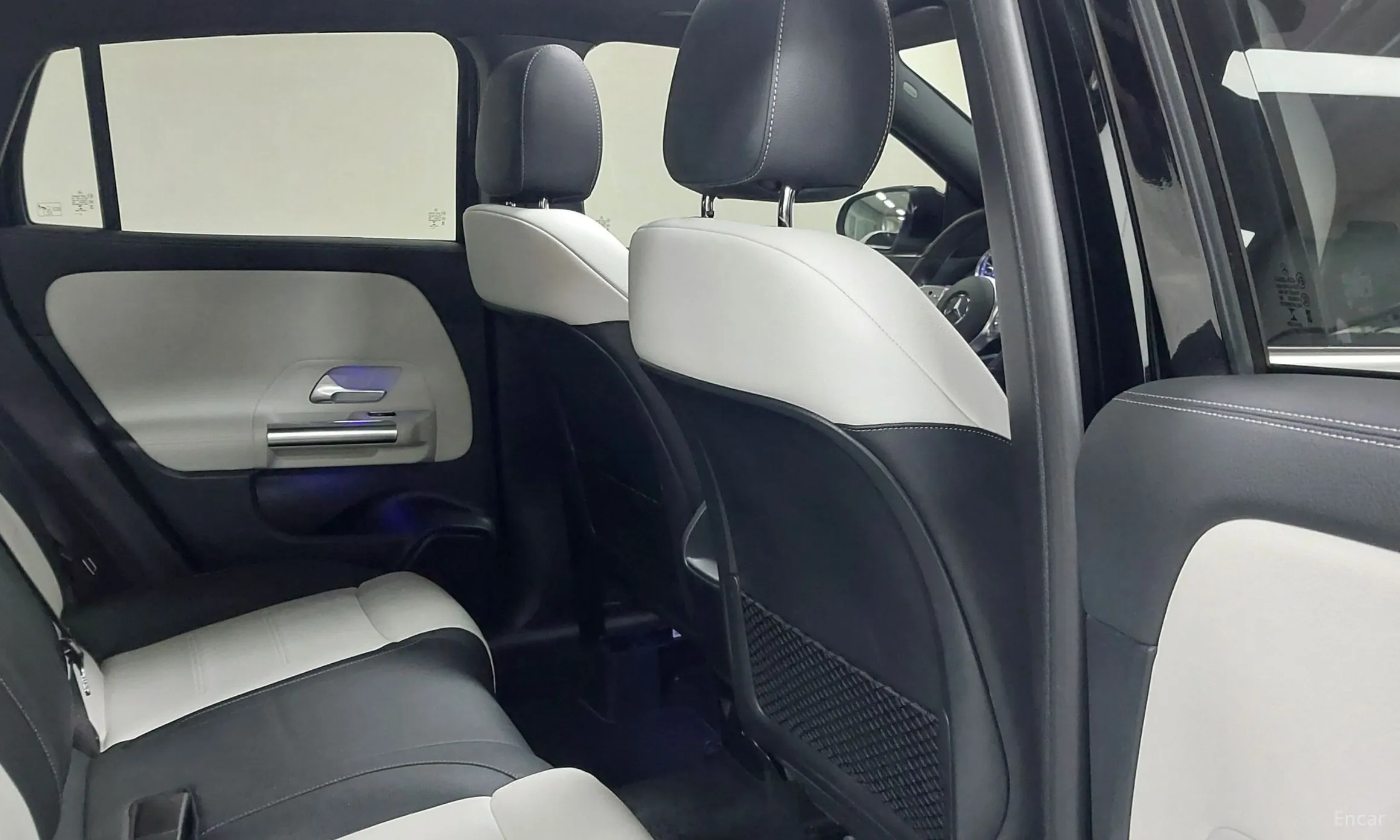 Mercedes Benz GLA-Class H247 превью 10