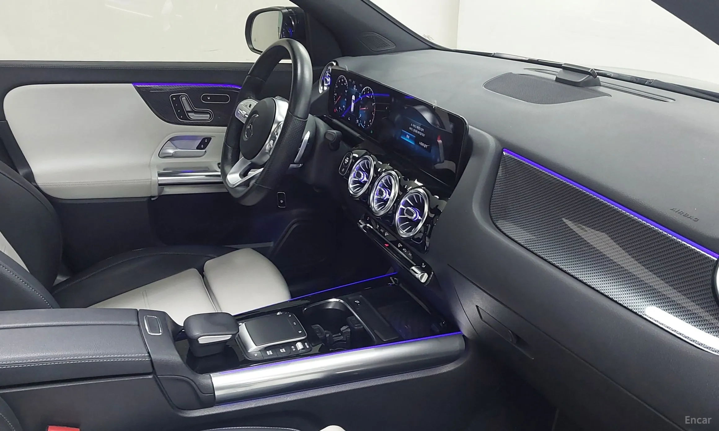 Mercedes Benz GLA-Class H247 превью 13