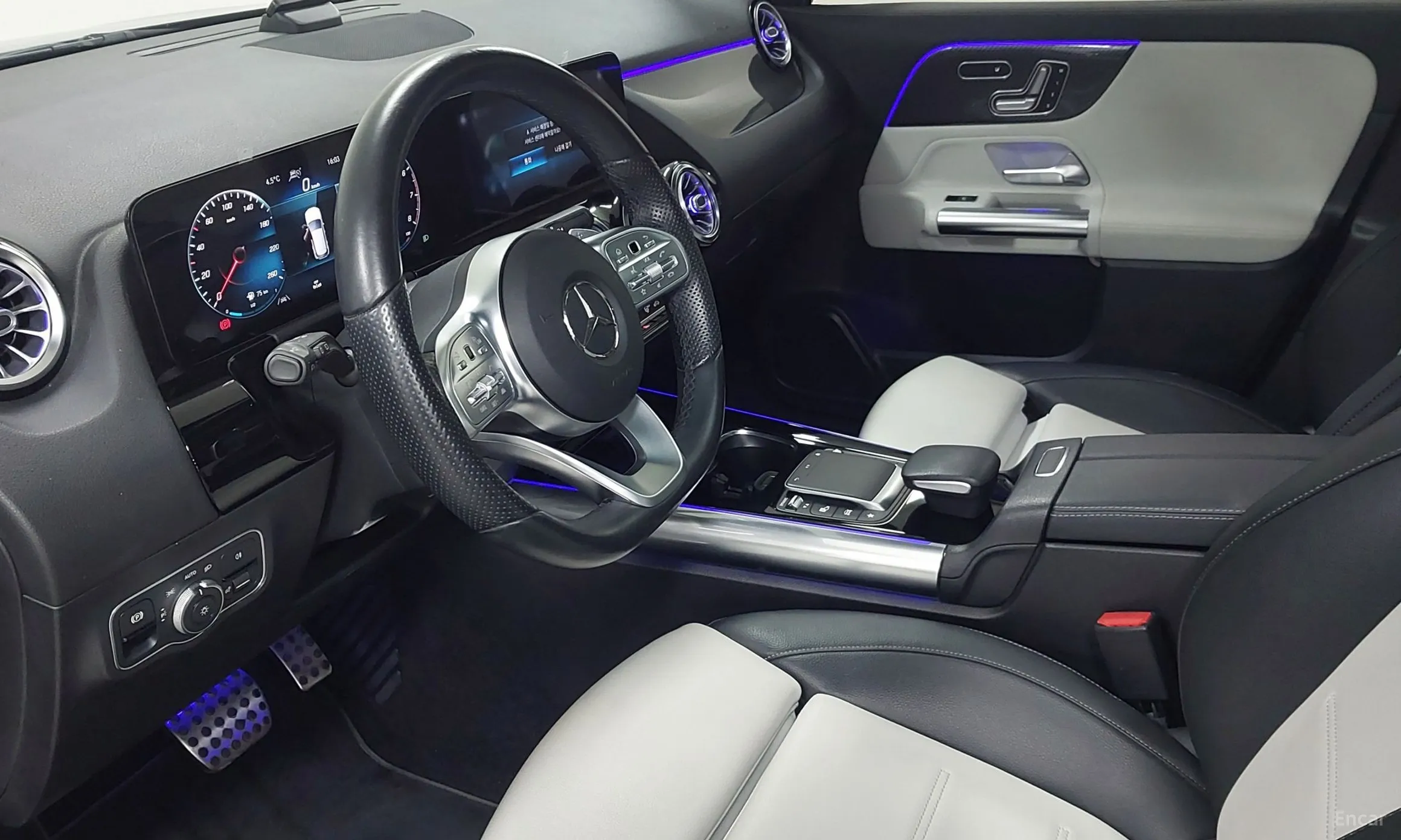 Mercedes Benz GLA-Class H247 превью 14