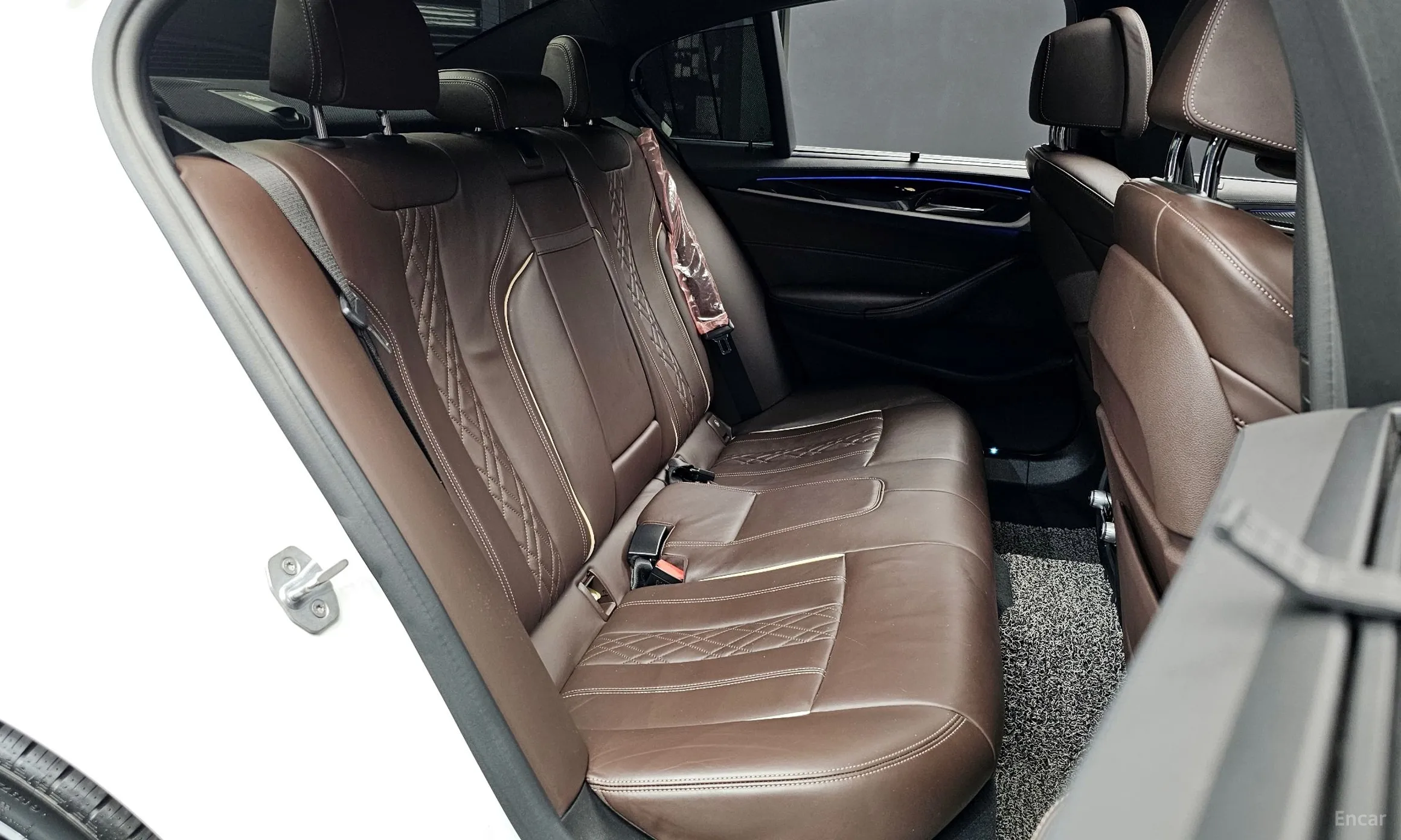 BMW 5 Series (G30) превью 11
