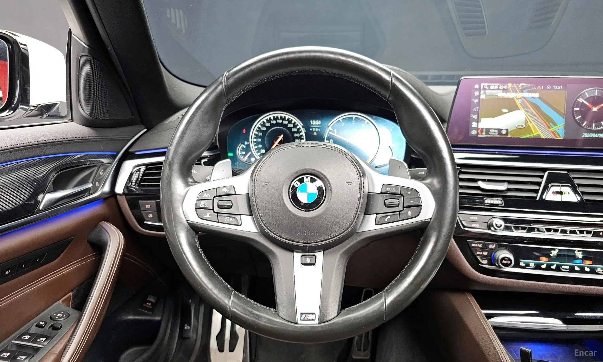 BMW 5 Series (G30) превью 12