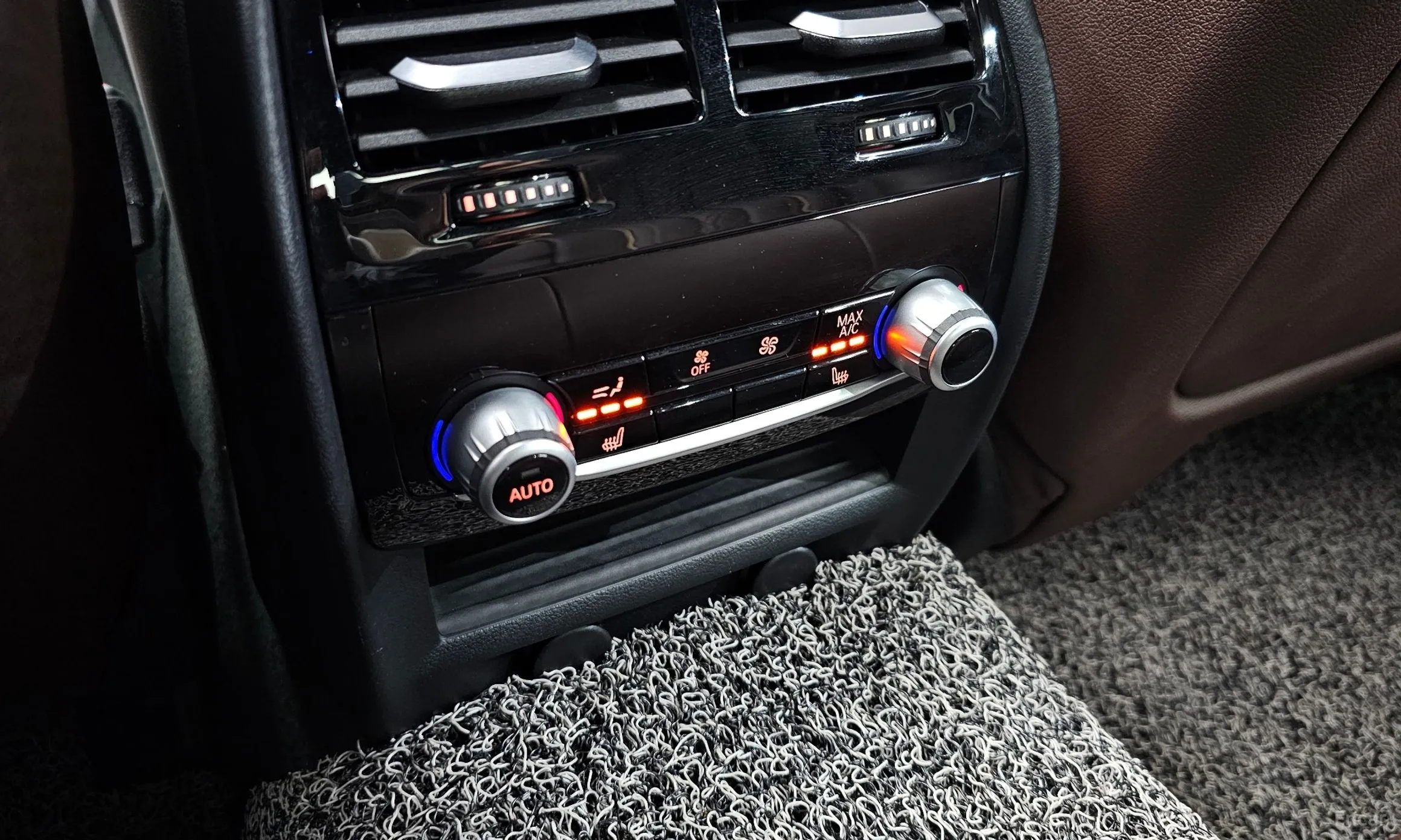 BMW 5 Series (G30) превью 17