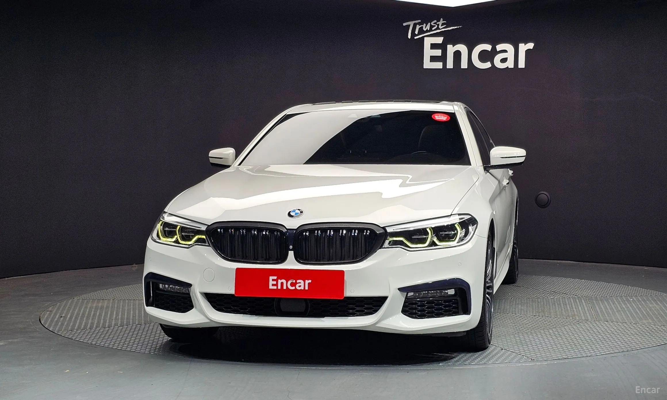 BMW 5 Series (G30) превью 3