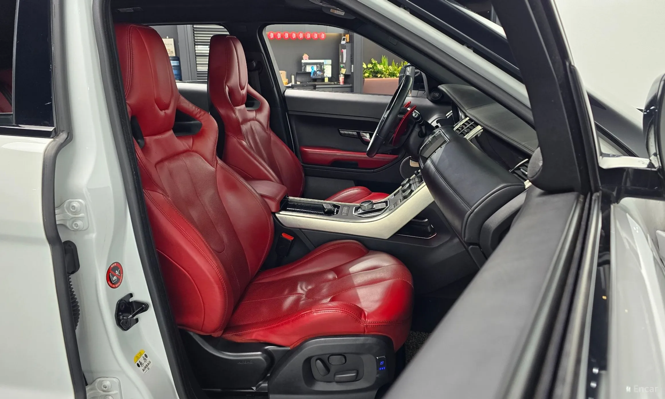 Land Rover Range Rover Evoque превью 10