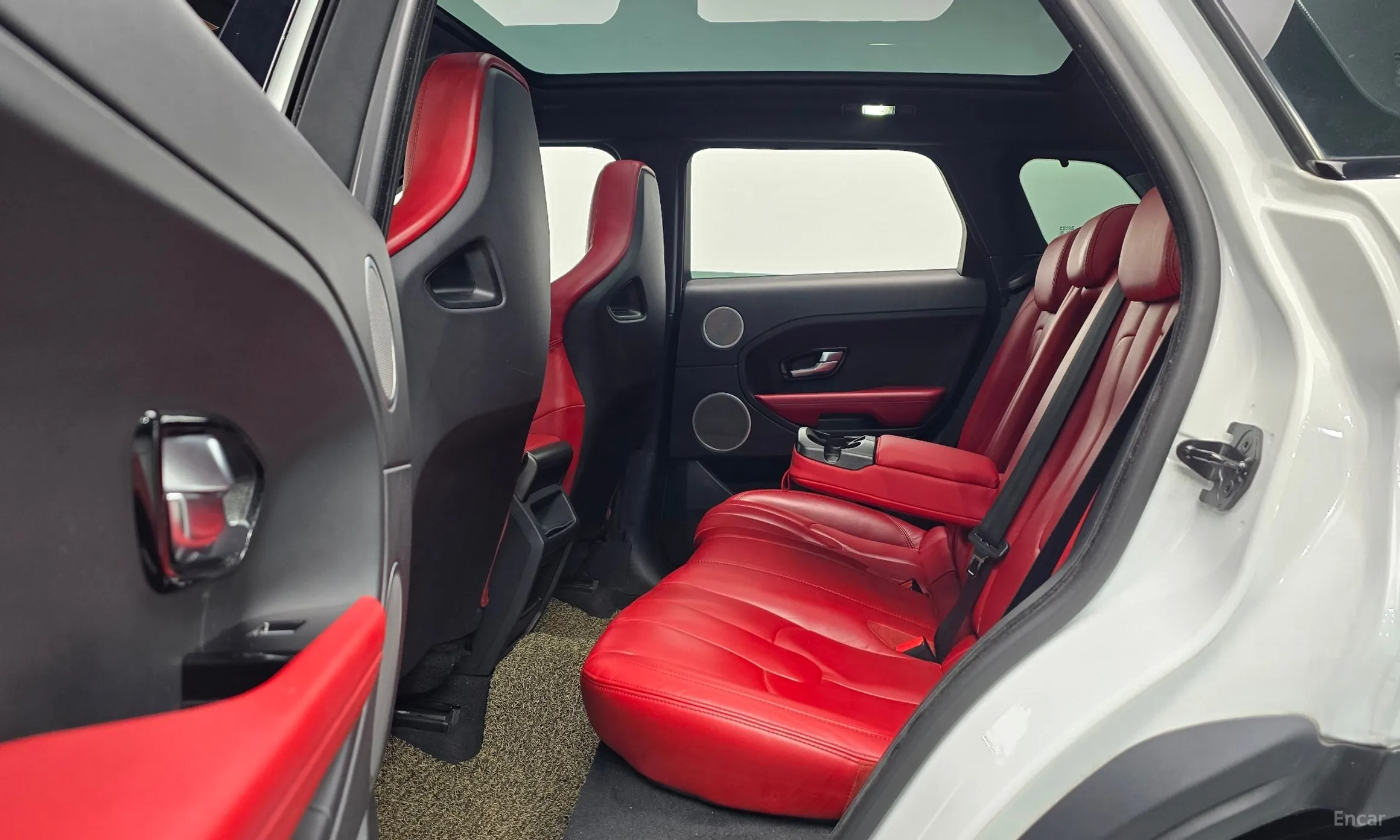 Land Rover Range Rover Evoque превью 12