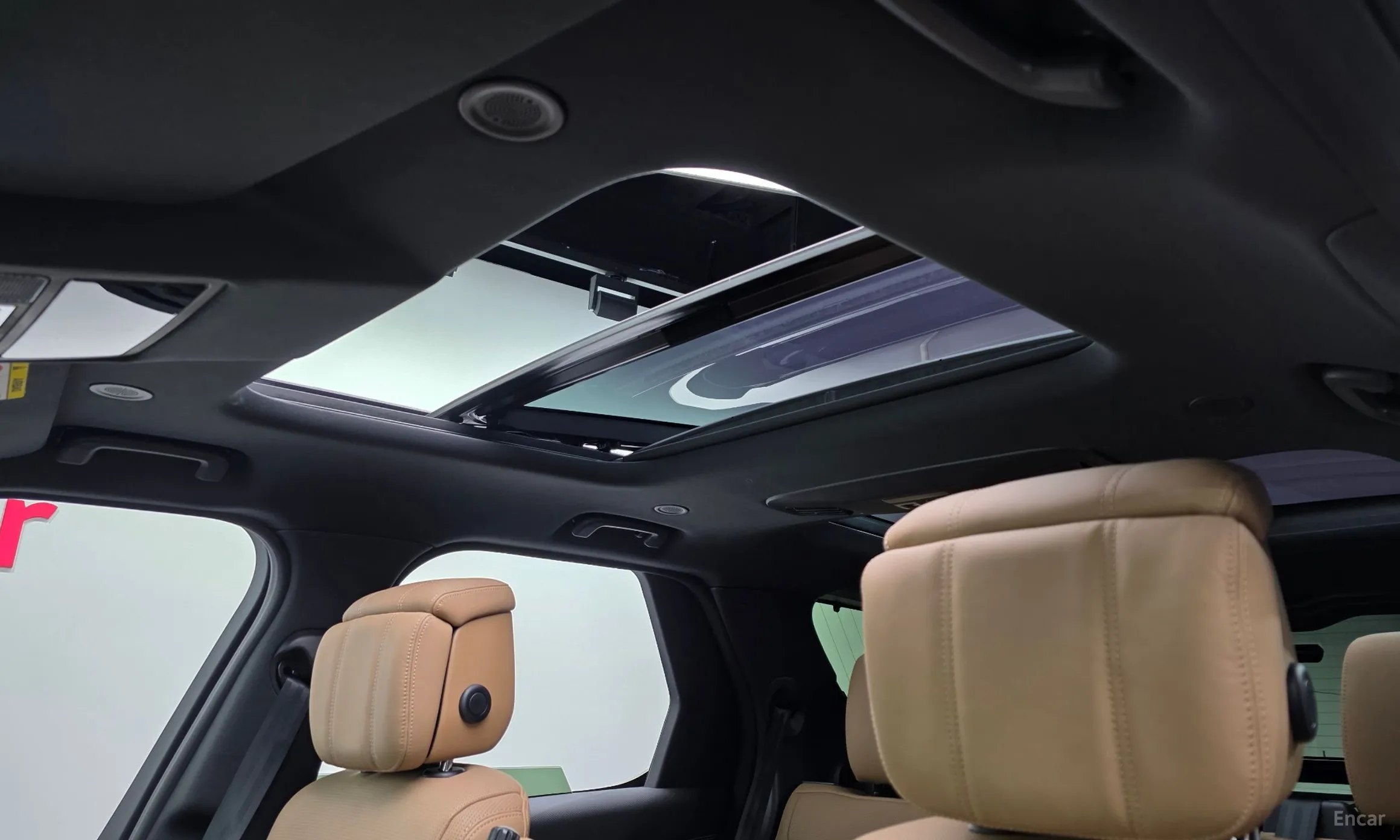 Land Rover Discovery 5 превью 19