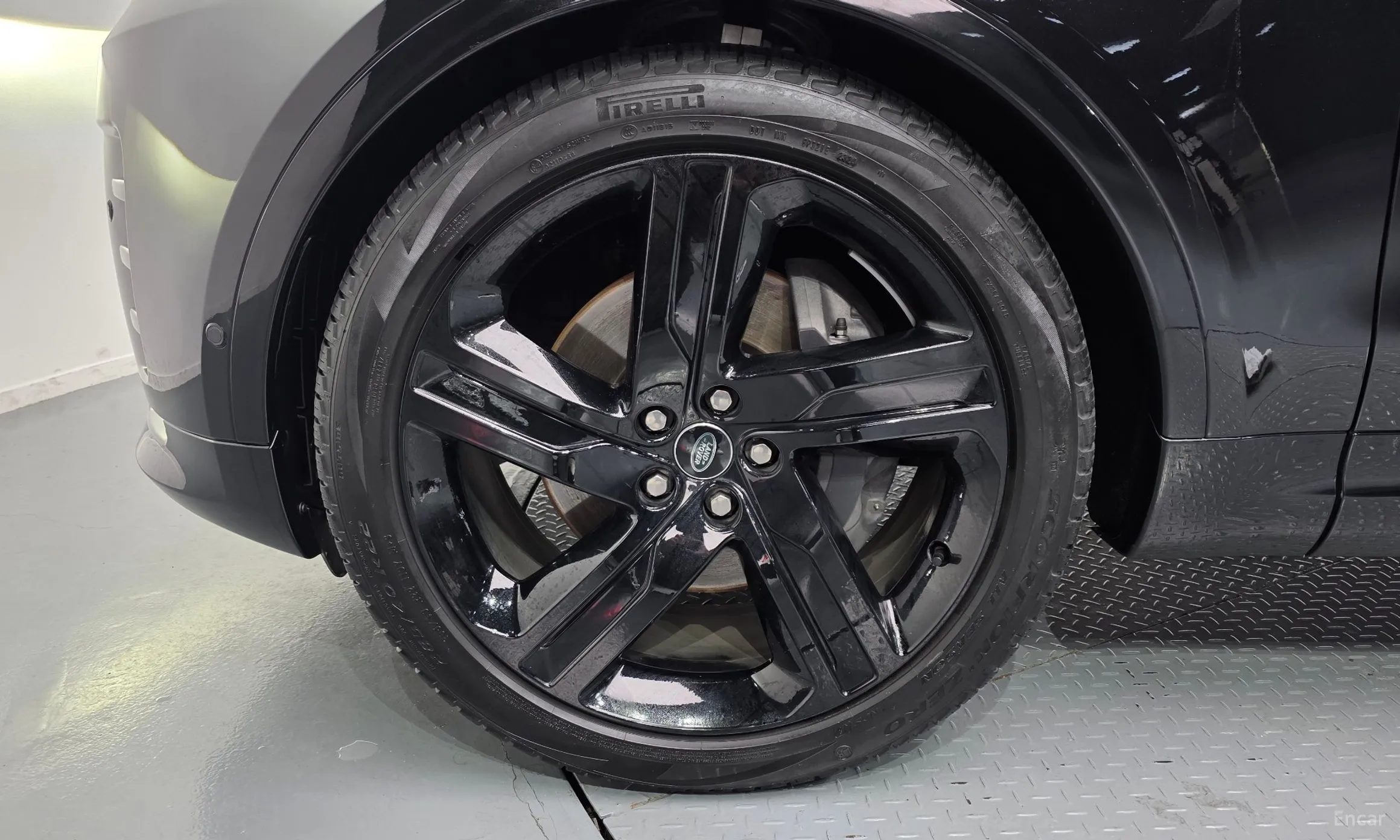 Land Rover Discovery 5 превью 5