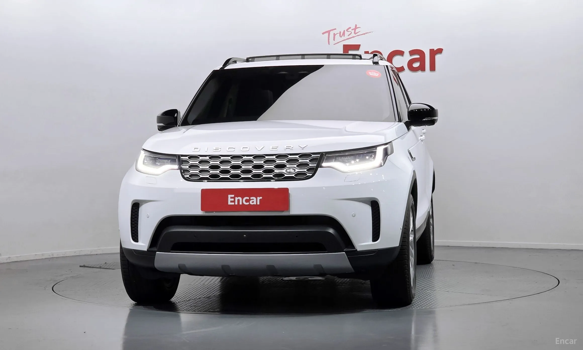 Land Rover Discovery 5 превью 3