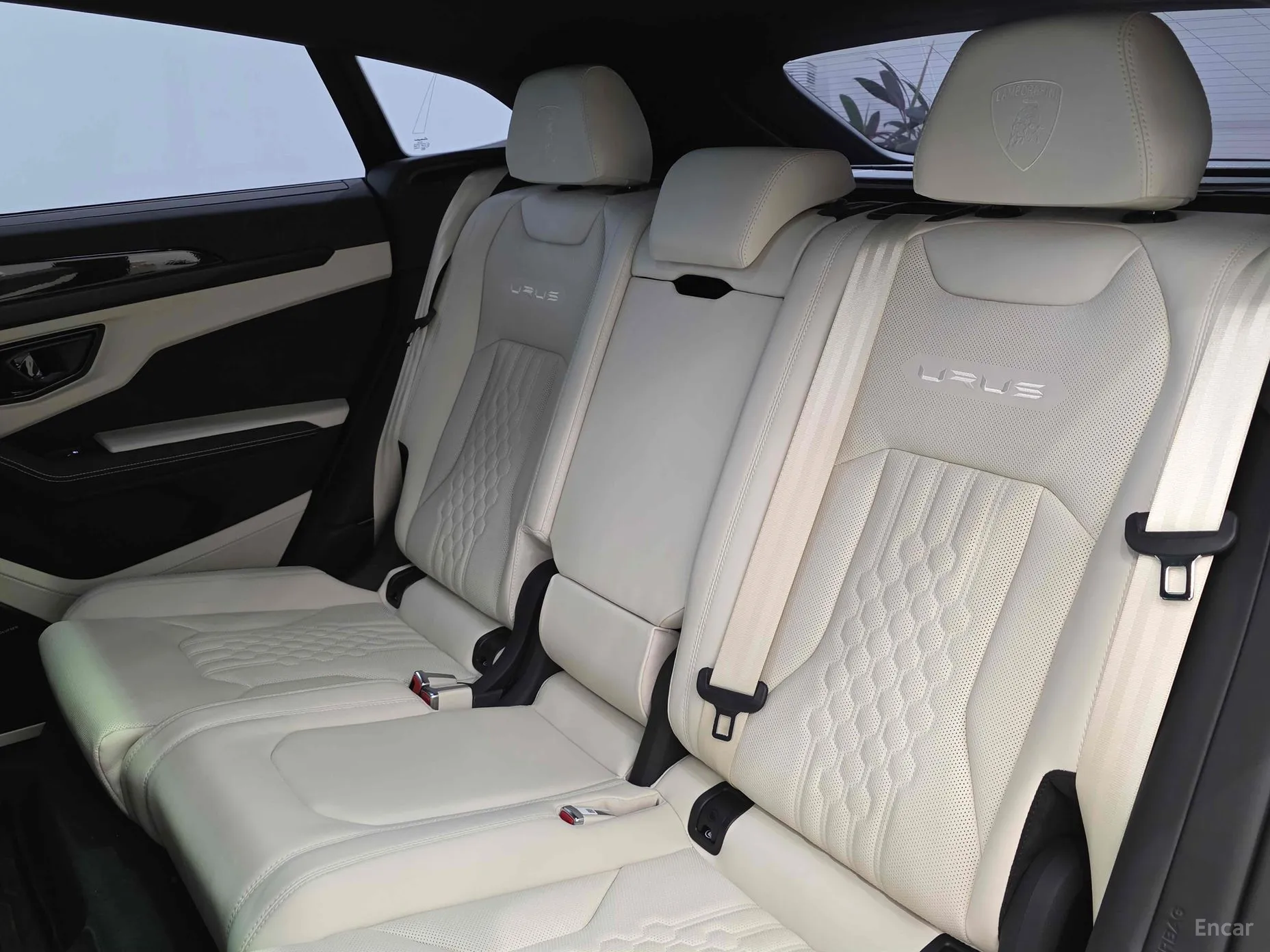 Lamborghini Urus превью 10
