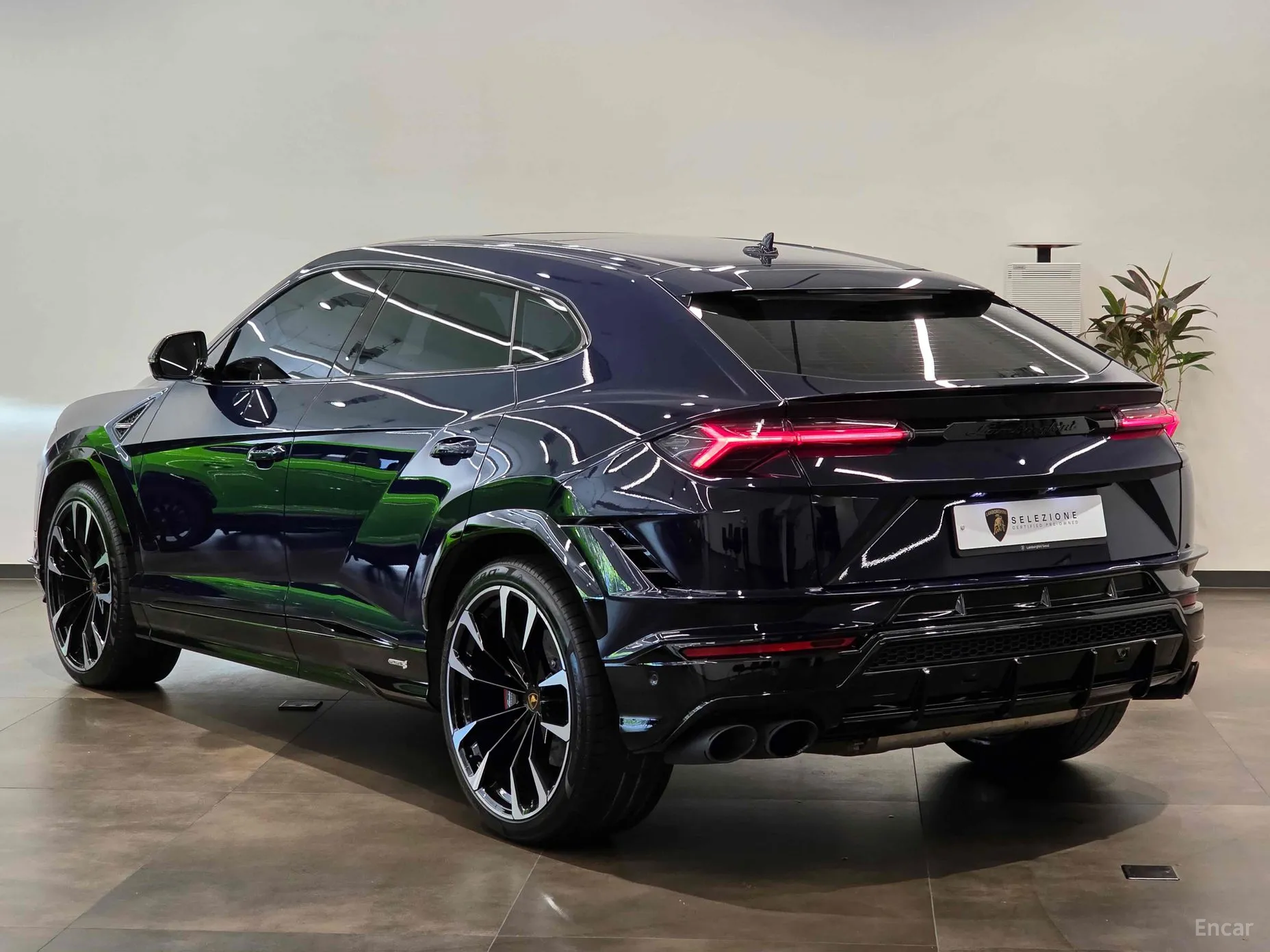 Lamborghini Urus превью 20